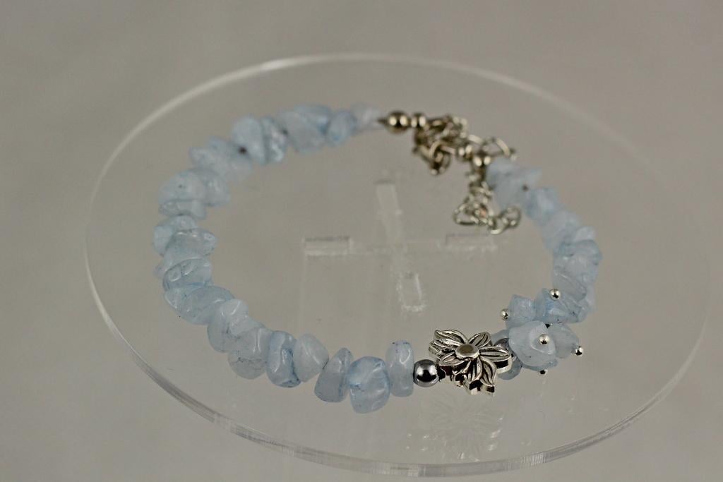 Браслет жорсткий з аквамарину з лотосом 19 см 8 мм Сріблястий (32520659)
