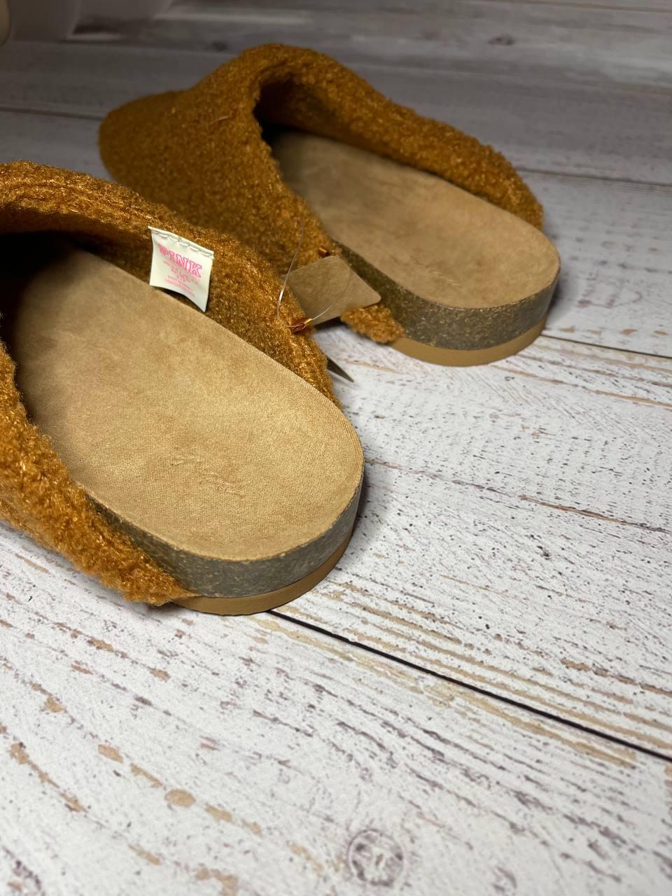 Тапочки домашні жіночі Victoria's Secret PINK Cozy-Plush Clogs р. S Коричневий (36-37) - фото 10