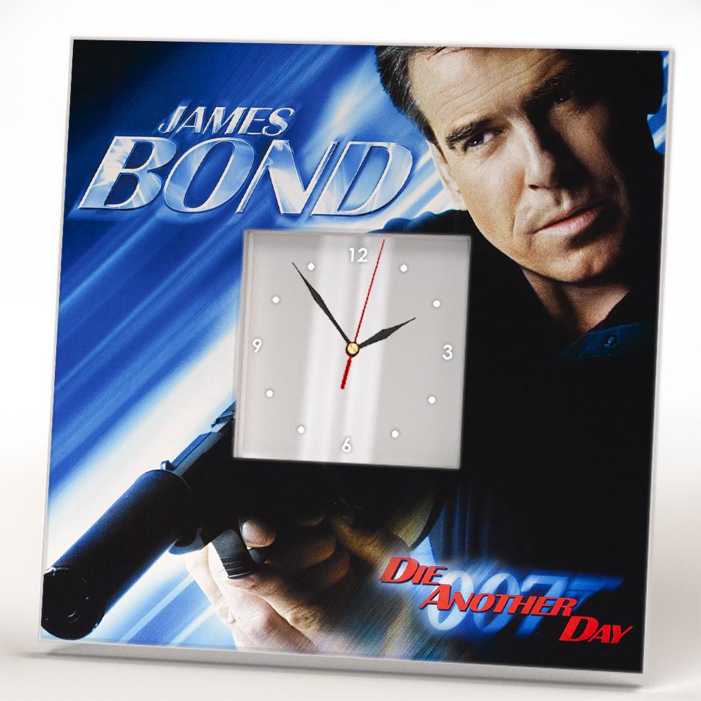 Часы ''Джеймс Бонд 007: Умри, но не сейчас'' Пирс Броснан 260x260 мм (C04498)