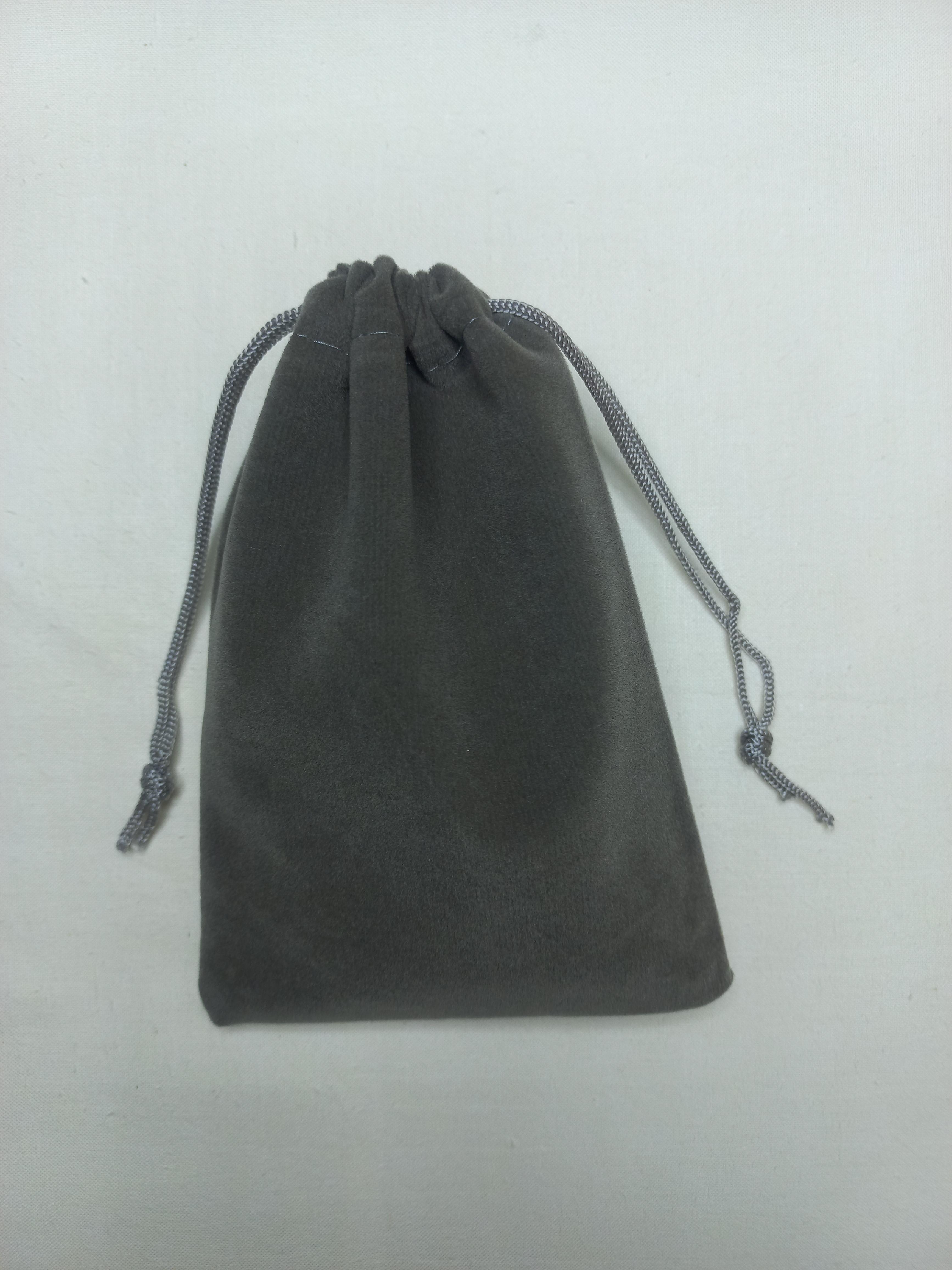 Сумка из бархата 10х15 см для украшений и подарков Серый (101501) - фото 1