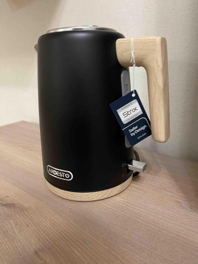 Електрочайник Ardesto Strix EKL-F420WWD 1,7 л Чорний матовий (2385885888) - фото 4 Електрочайник Ardesto Strix EKL-F420WWD 1,7 л Чорний матовий (2385885888) - фото 4