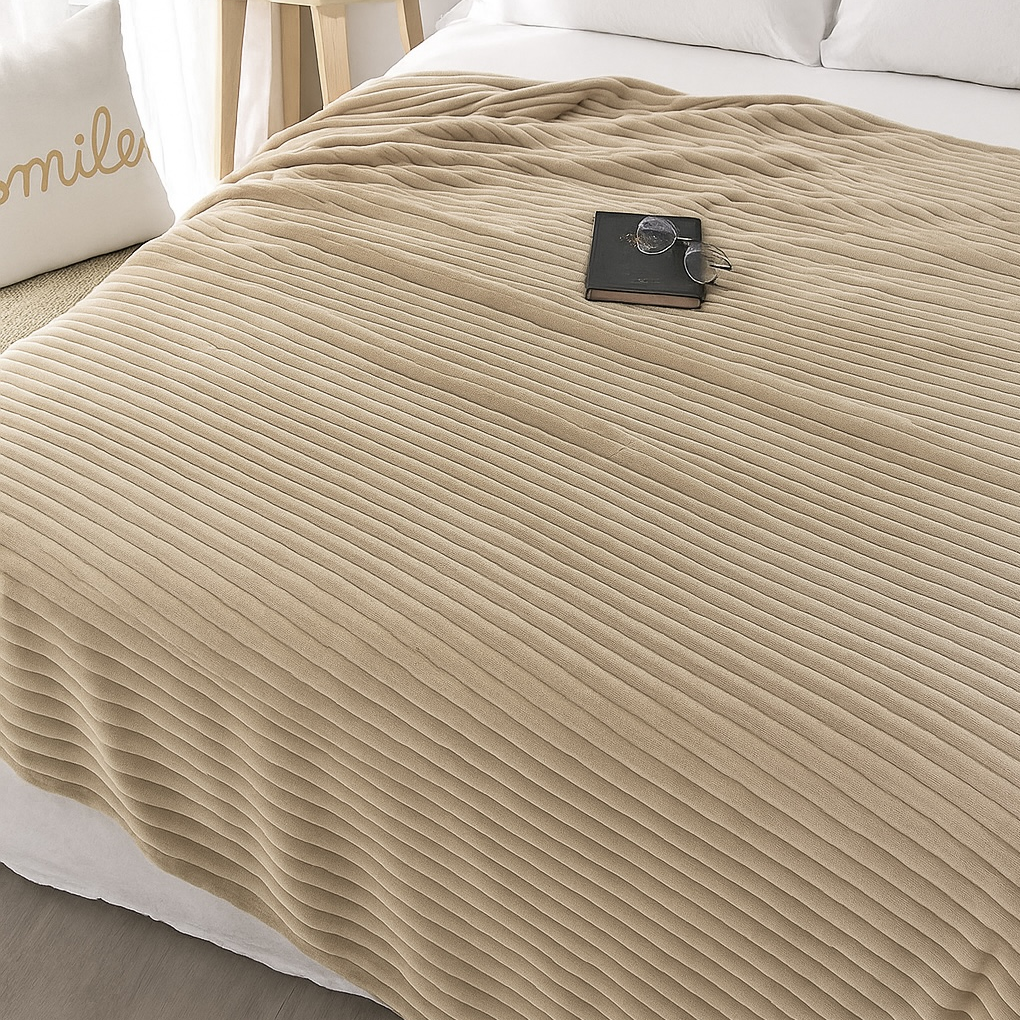 Плед-покривало шарпей в смужку 2 см 180х200 см Бежевий - фото 2 Плед-покривало шарпей в смужку 2 см 180х200 см Бежевий - фото 2