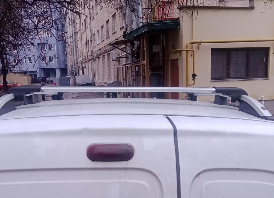 Перемычки на рейлинги под ключ WingBar Черный Erkul для Renault Kangoo 1998-2008 гг. алюминий/пластик Серый
