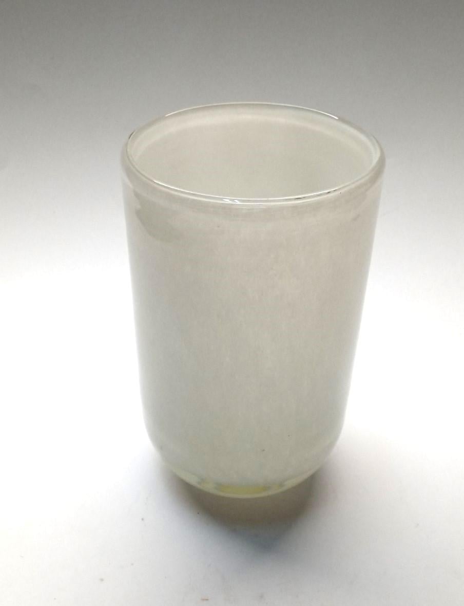 Ваза стеклянная Гутняр 18х11 см Белый