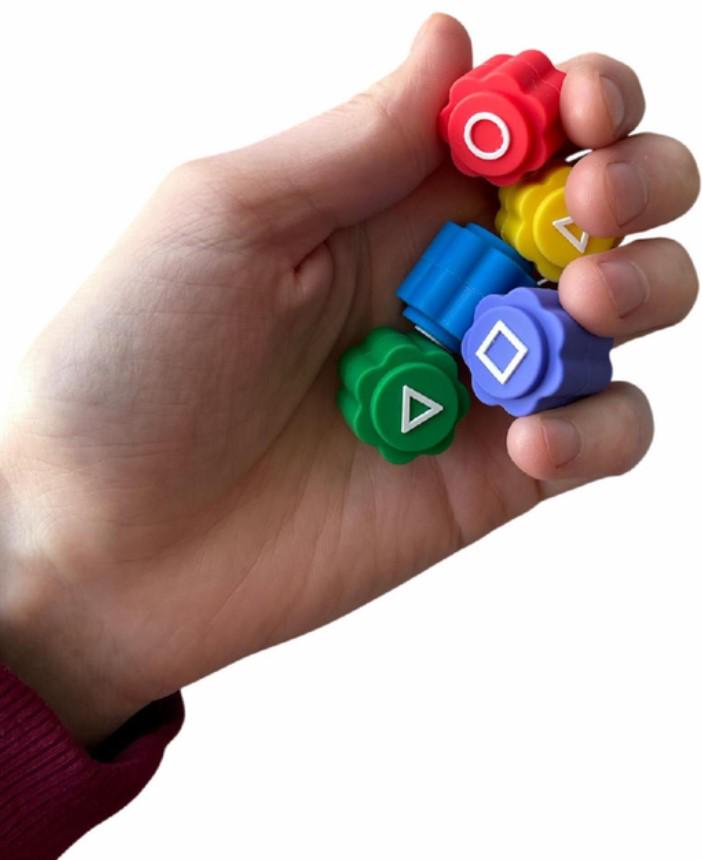 Настольная игра корейская Gongi Игра в кальмара в пластиковом кейсе (1000-ZB-779) - фото 7