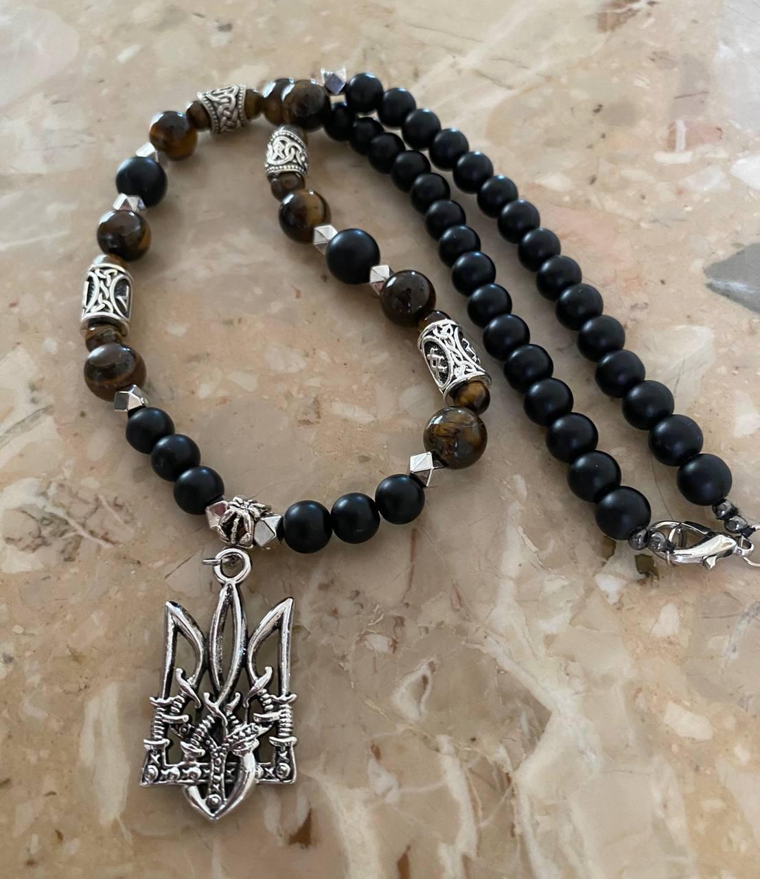 Кольє LITAURS із натурального каміння і металевими вставками доповнений кулоном тризуб герб України (250301)