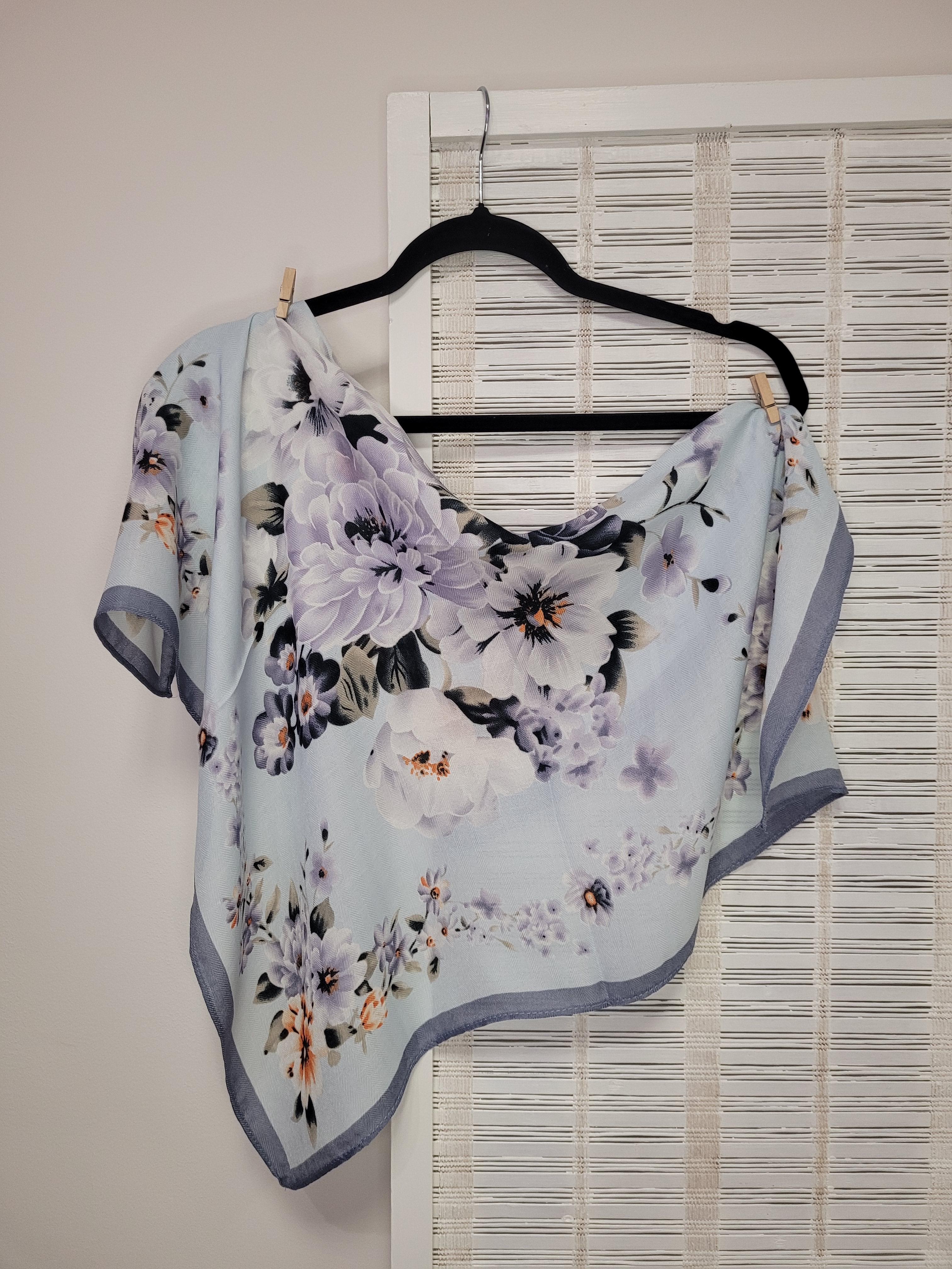 Хустка жіноча шийна з віскози Весняний букет 70х70 см Світло-блакитний (009967)