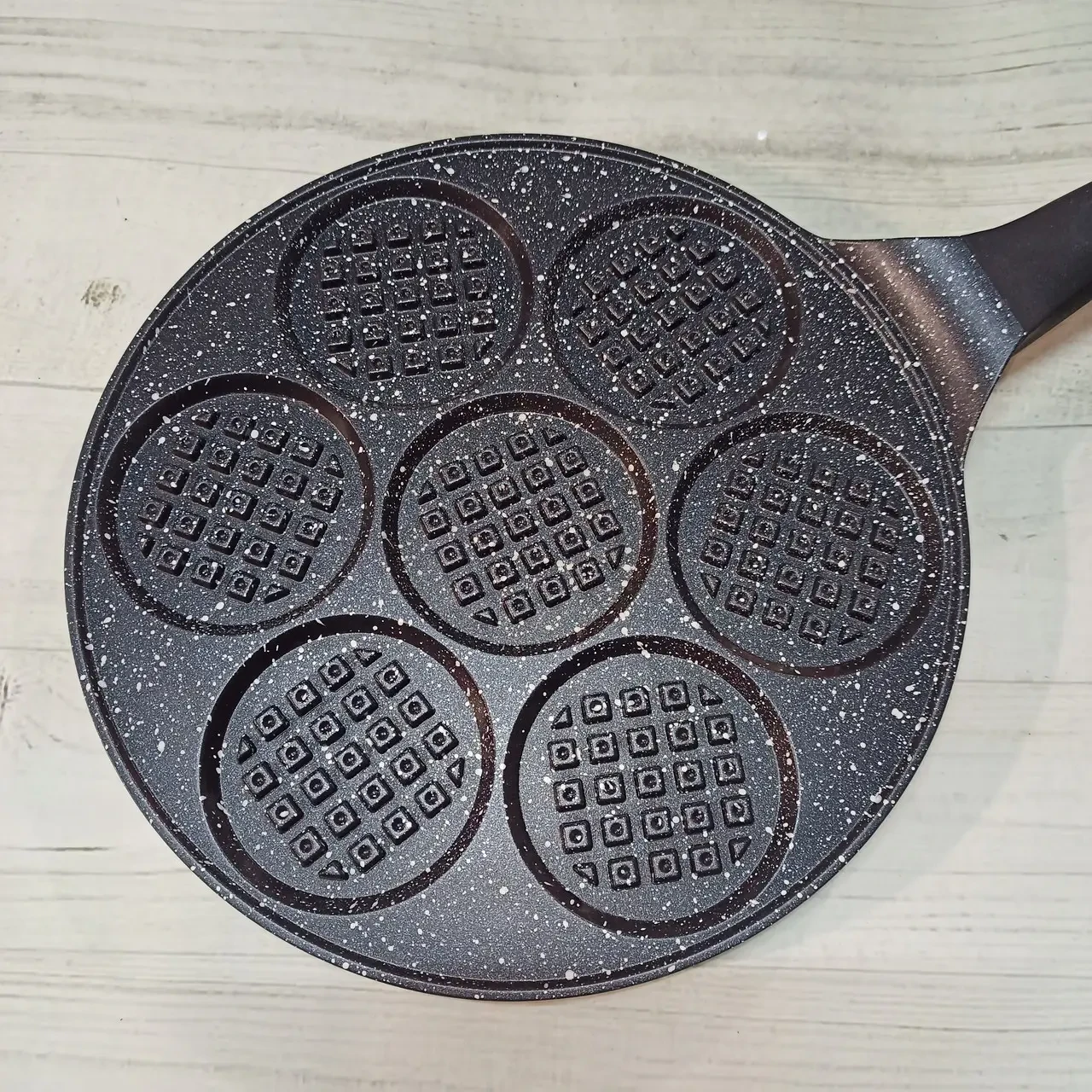 Сковорода для вафель Edenberg 27 см 7x8 см з мармуровим антипригарним покриттям (EB-7517) - фото 3 Сковорода для вафель Edenberg 27 см 7x8 см з мармуровим антипригарним покриттям (EB-7517) - фото 3