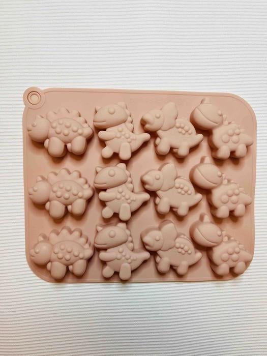 Форма силиконовая на 12 изделий Empire Дино 18x15 см (7438)