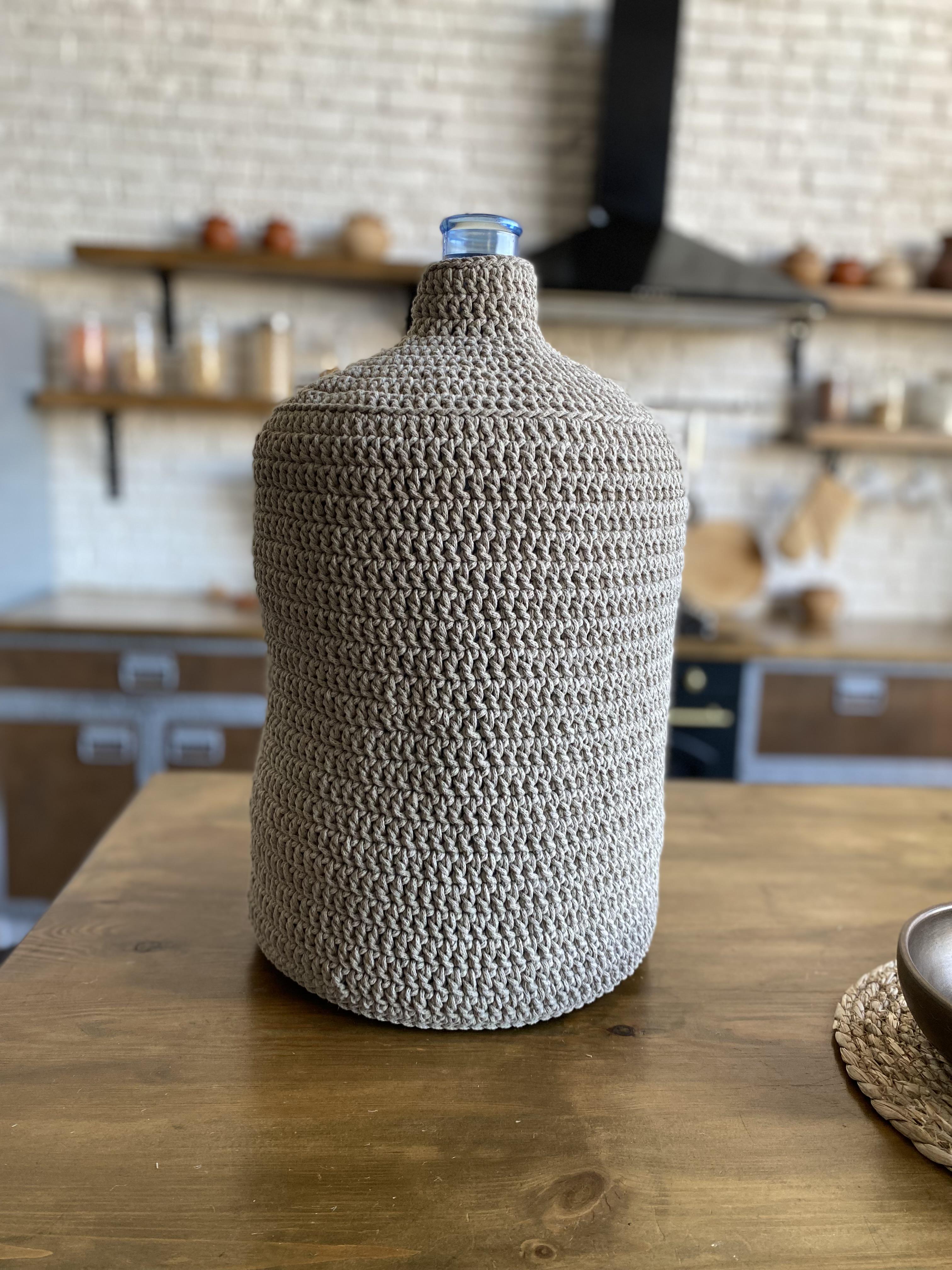 Чохол на бутль Svetla.jute із сірої бавовни ручної роботи для бутля 19 л (JUTE0071) Чохол на бутль Svetla.jute із сірої бавовни ручної роботи для бутля 19 л (JUTE0071)