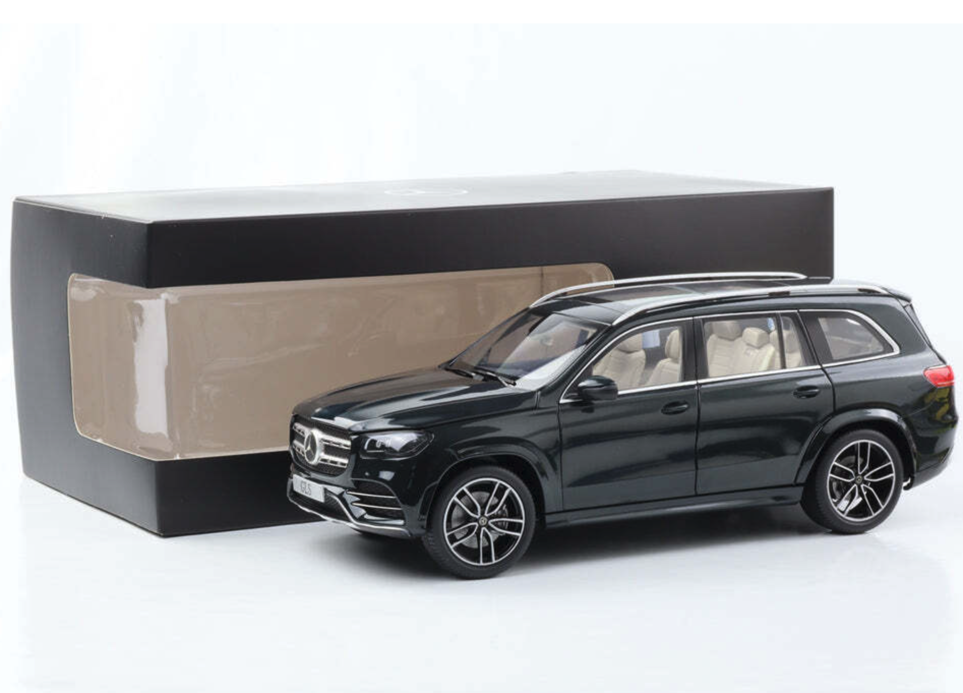 Модель автомобиля 1:18 Mercedes-Benz GLS X167 Black/Green Metallic (B66960622)