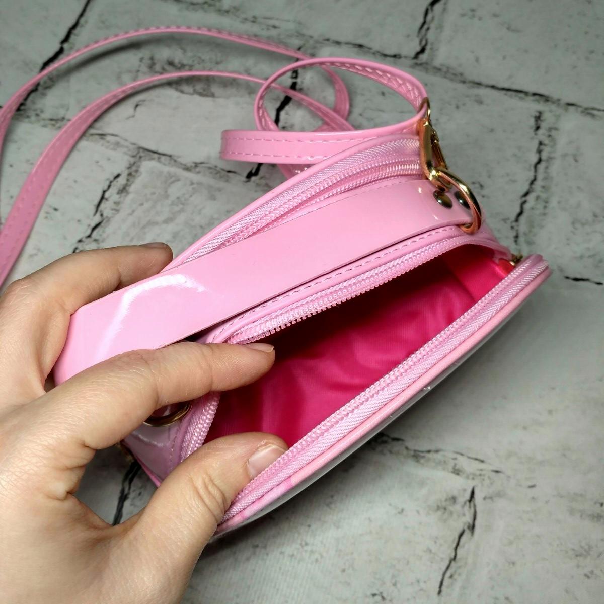 Сумочка дитяча для дівчинки лакова з ремінцем Міккі 15х12х5 см Рожевий (731-8) - фото 2 Сумочка дитяча для дівчинки лакова з ремінцем Міккі 15х12х5 см Рожевий (731-8) - фото 2