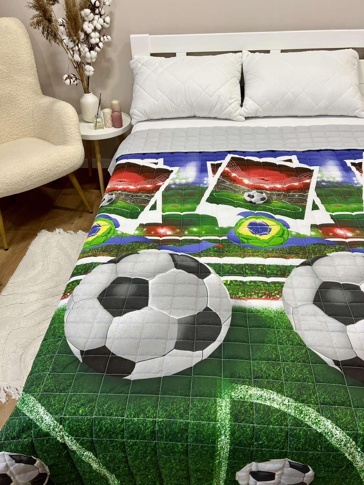 Ковдра дитяча з футбольним малюнком двостороння 150х210 см Зелений (26654075)