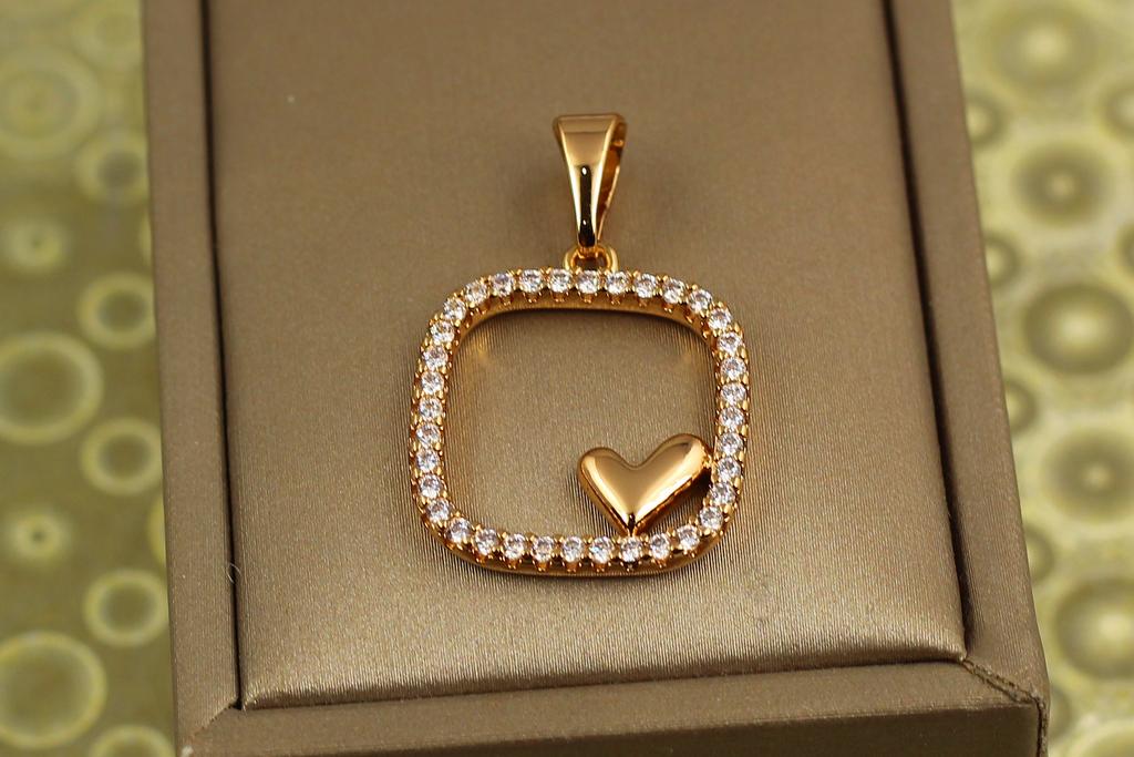 Кулон Xuping Jewelry прямоугольник с сердцем справа 2,2 см Золотистый (30088829)