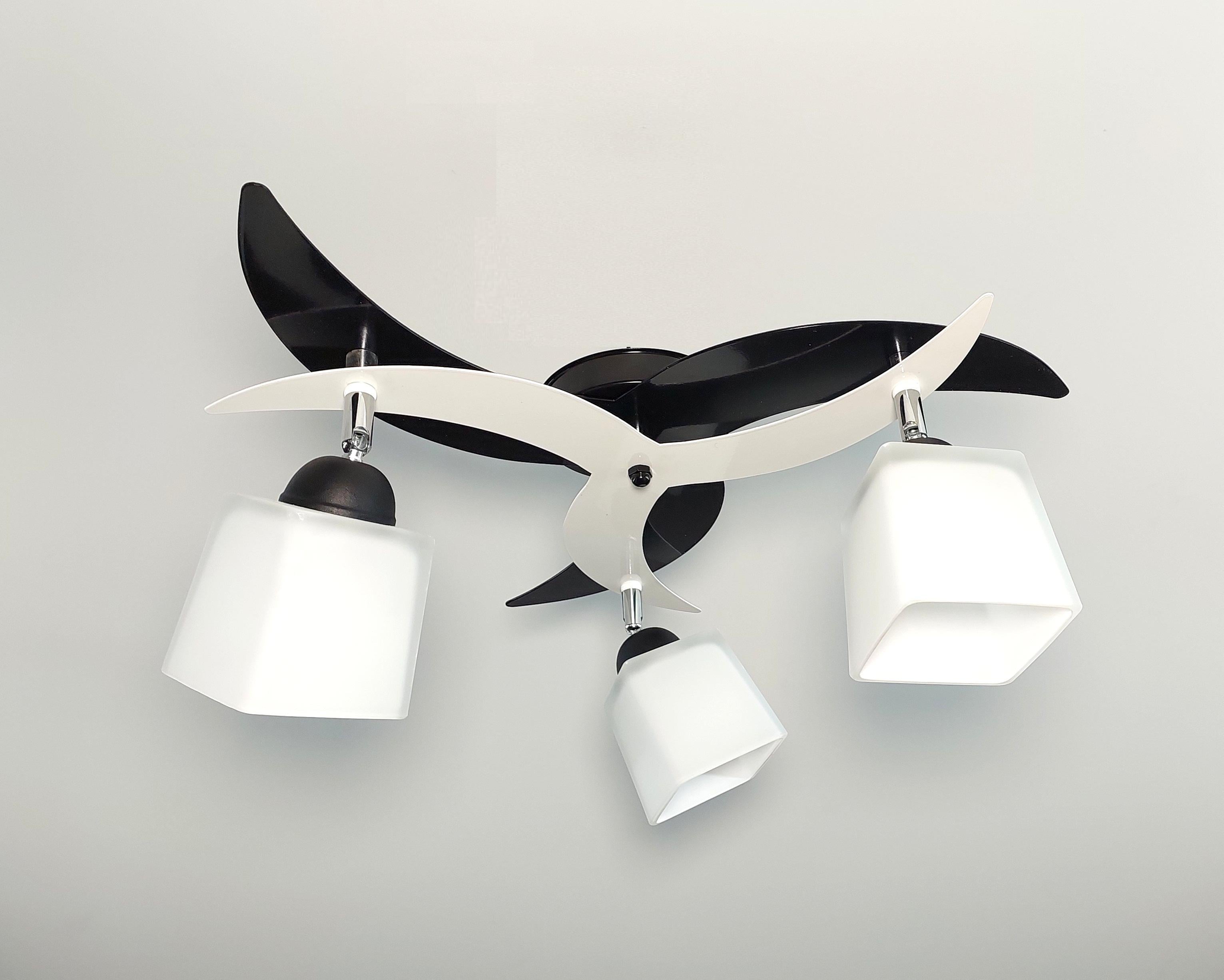 Люстра потолочная 8008/3А на три поворотных плафона Черный/Белый