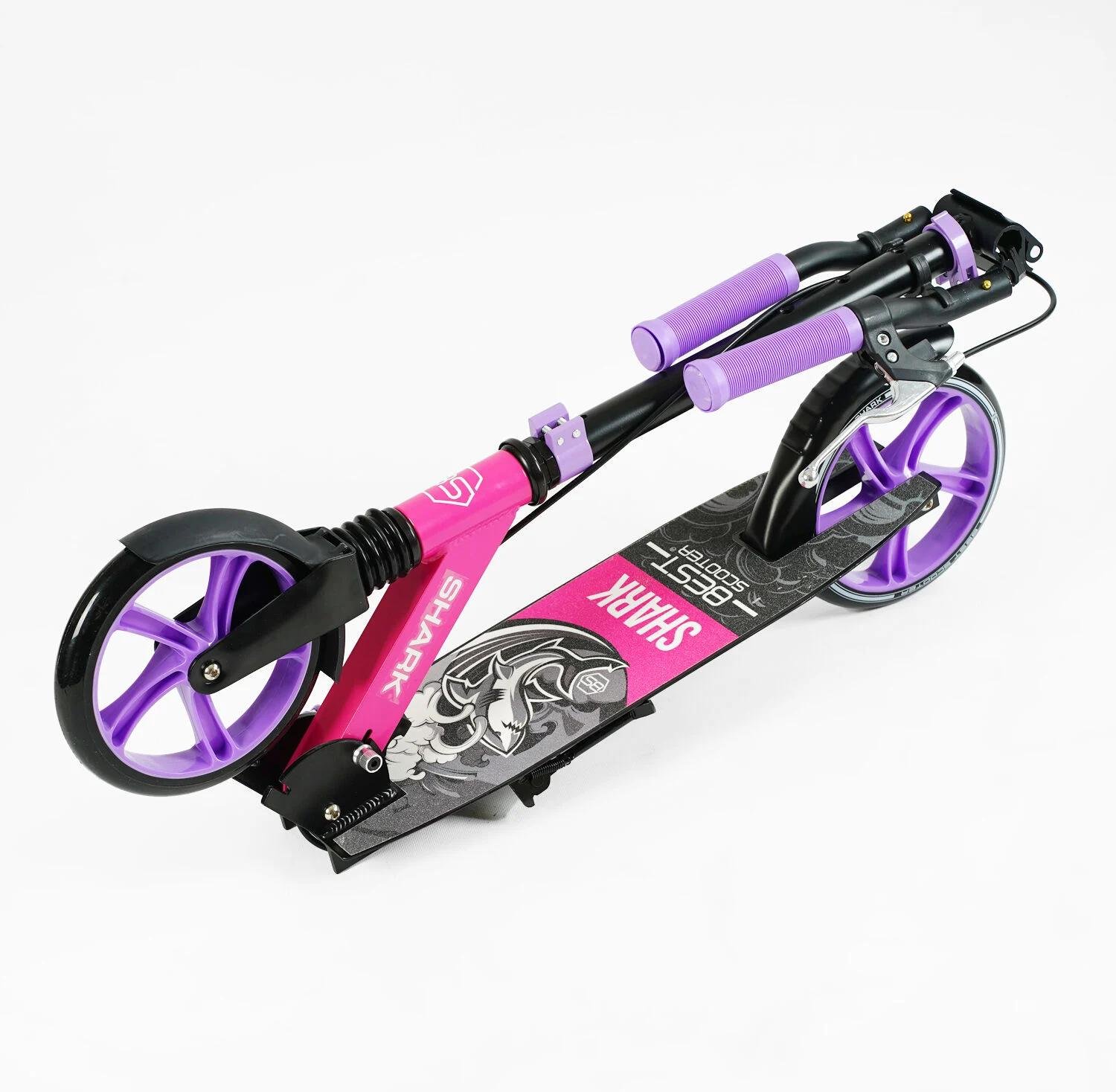 Самокат двоколісний Best Scooter SH-30610/4 SHARK з ручним гальмом/затискач керма/один амортизатор/в коробці/колеса PU 20 см (24996073) - фото 7 Самокат двоколісний Best Scooter SH-30610/4 SHARK з ручним гальмом/затискач керма/один амортизатор/в коробці/колеса PU 20 см (24996073) - фото 7