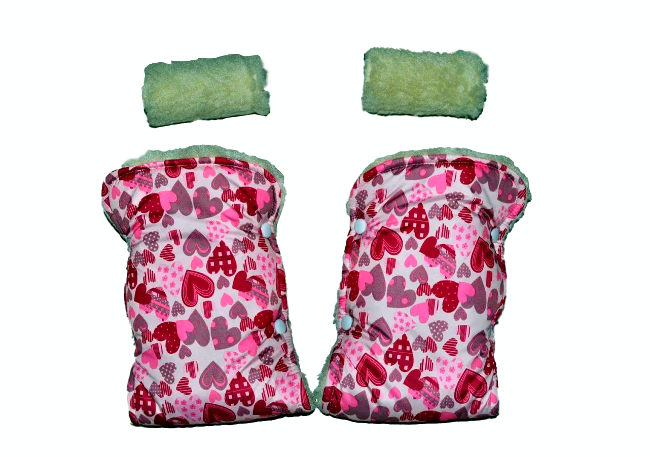 Муфта и перчатки для коляски/санок меховые Сердечки Красный/Розовый (63-75-62)