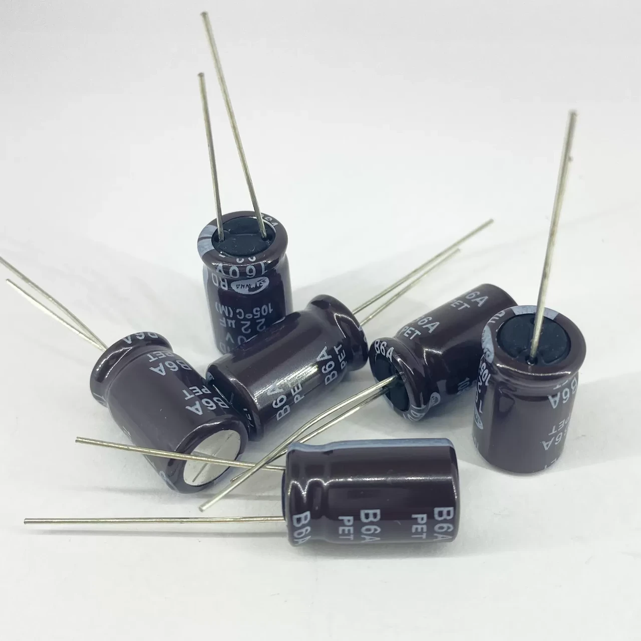 Конденсаторы электролитические SAMWHA 22 мкф 160V 10x16 мм 105 °C (1947114410)