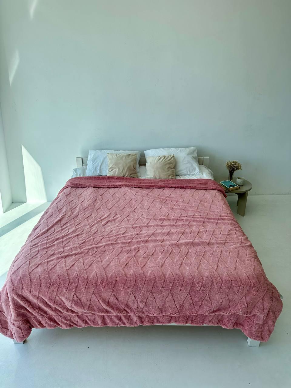 Покривало подвійне штучне хутро євро 200х230 см Рожевий (Д-al-ovchina-pled-001-04) - фото 1 Покривало подвійне штучне хутро євро 200х230 см Рожевий (Д-al-ovchina-pled-001-04) - фото 1