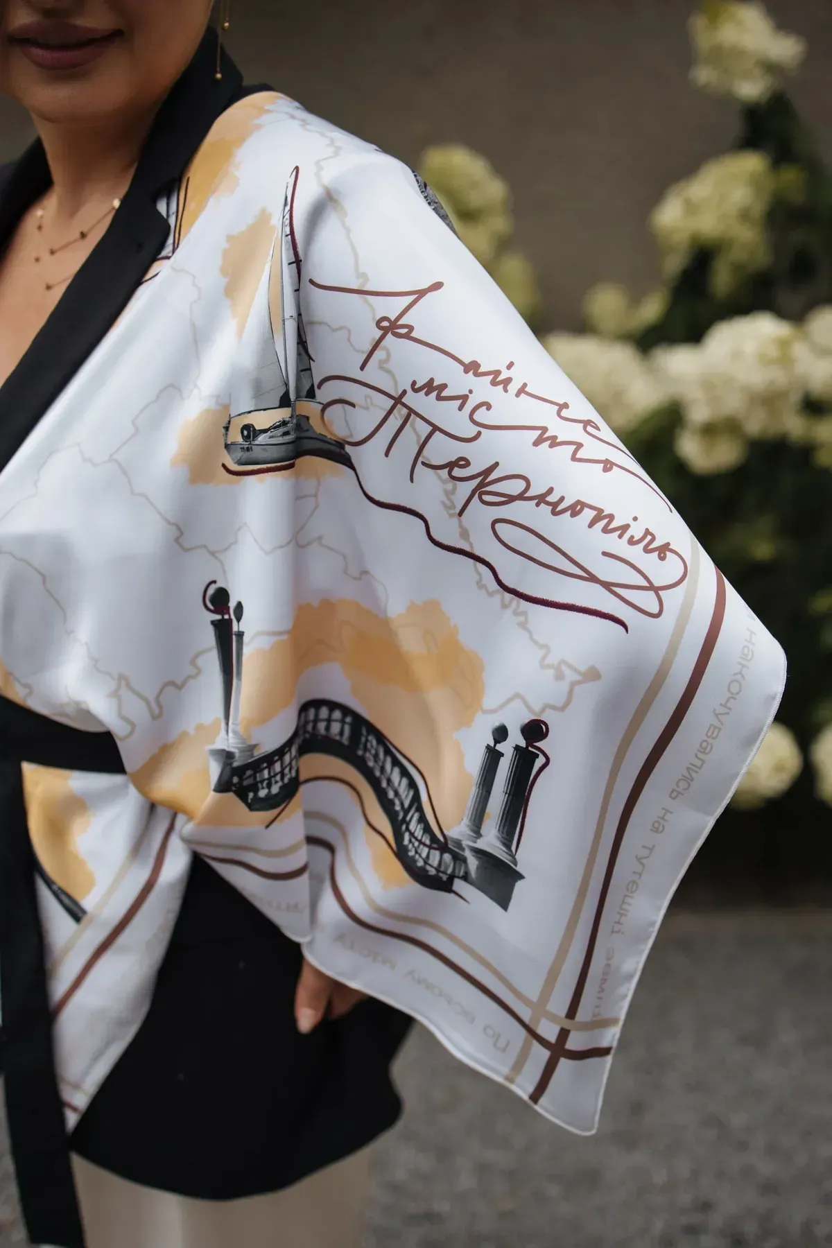 Платок Тернополь шелковый 55х55 см Разноцветный - фото 4 Платок Тернополь шелковый 55х55 см Разноцветный - фото 4