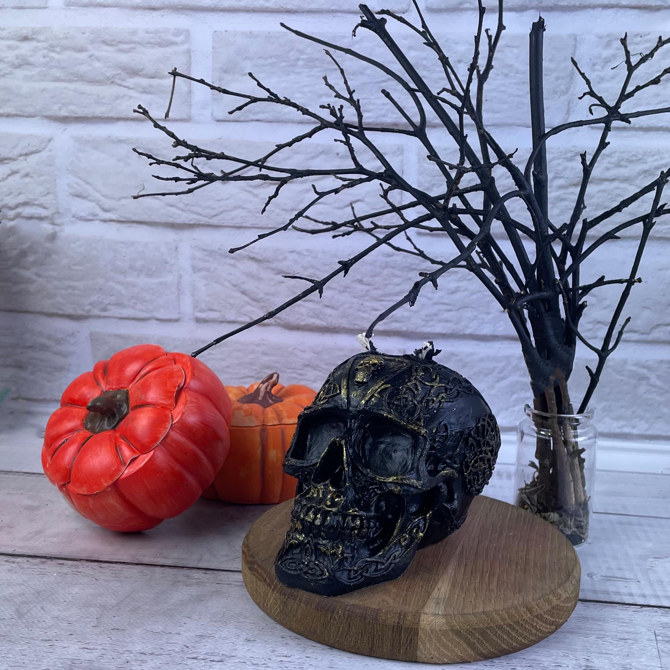 Свеча восковая Череп с узорами (715)