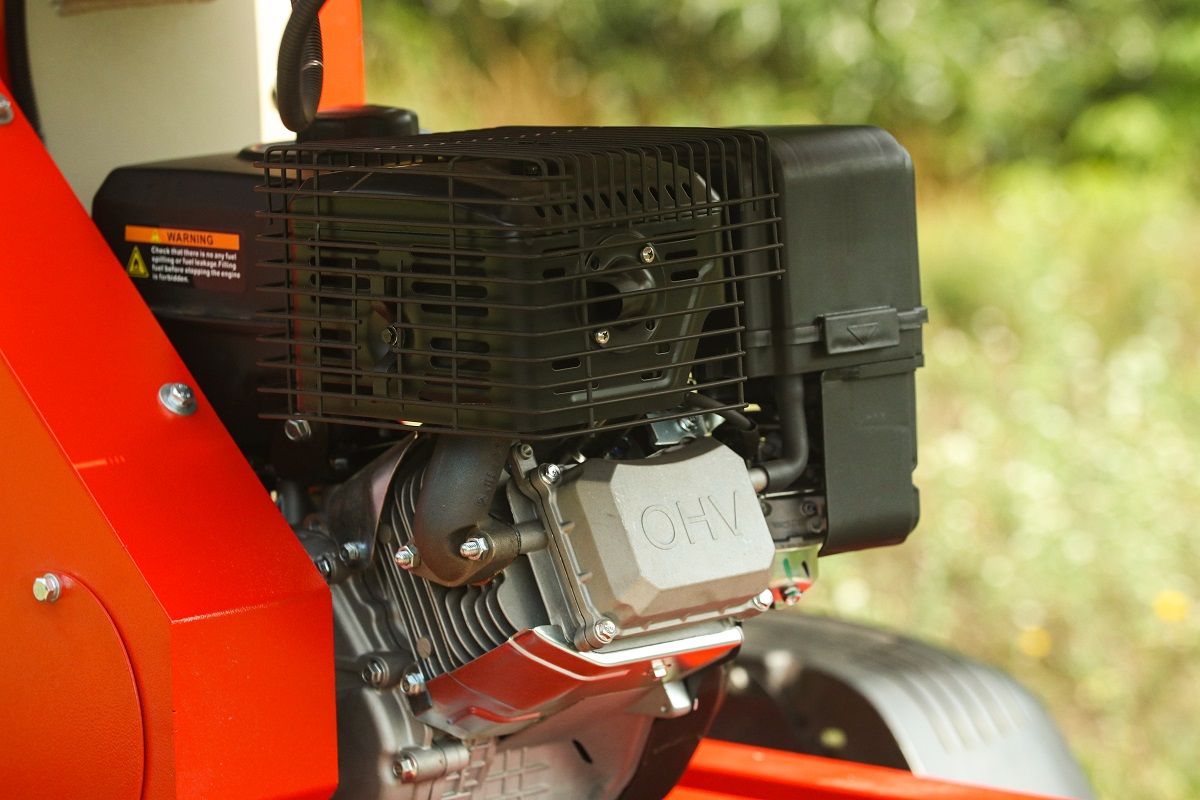 Подрібнювач гілок Arpal на шматки дров з бензиновим двигуном на причепі (АМ-120БД-К) - фото 21 Подрібнювач гілок Arpal на шматки дров з бензиновим двигуном на причепі (АМ-120БД-К) - фото 21