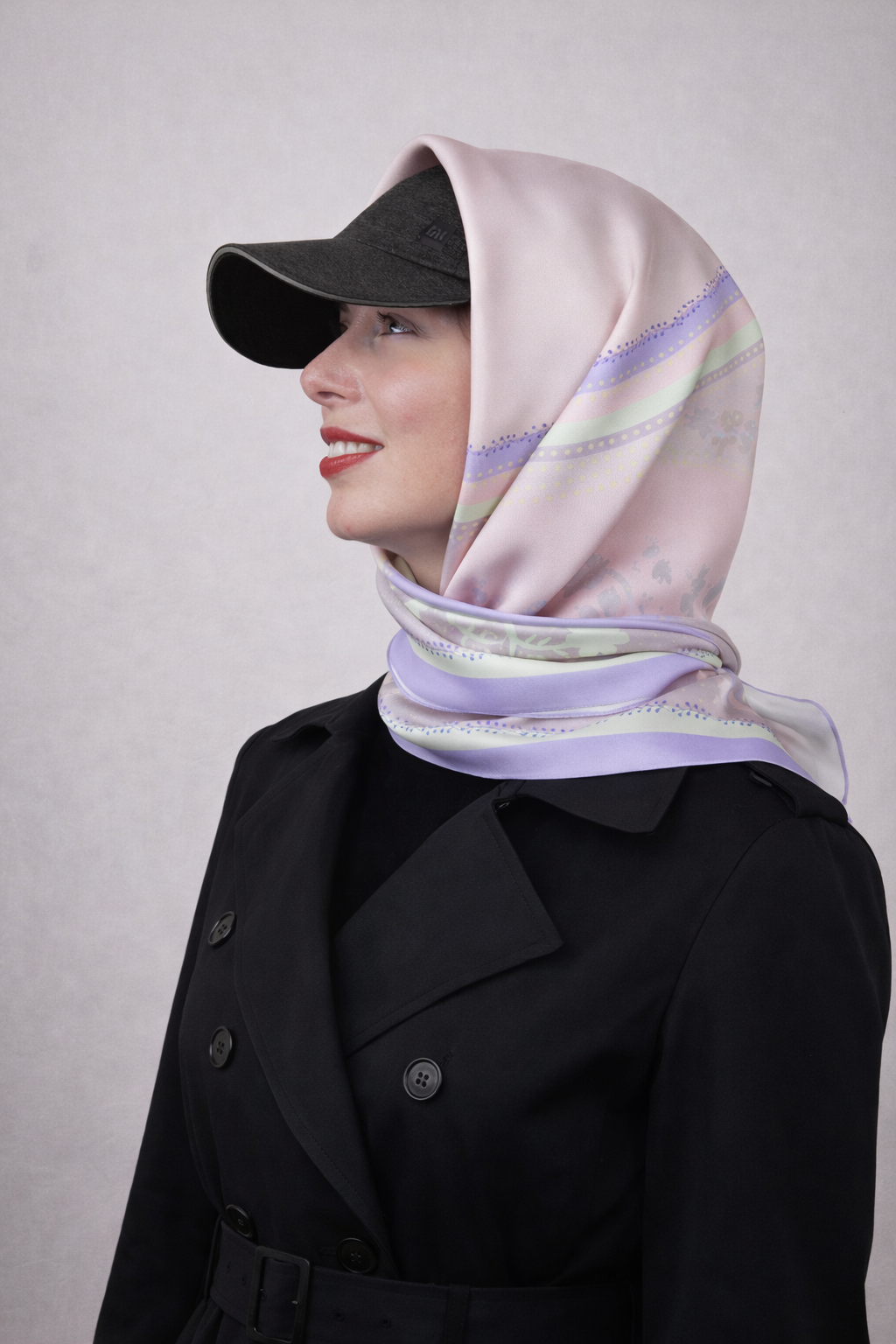 Платок Liane House Нежная Красота из натурального шелка твил 90x90 см Бежевый