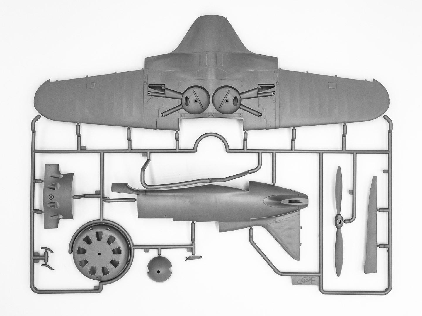 Сборная модель ICM I-16 type 10 советский истребитель 2СВ (32004) - фото 6