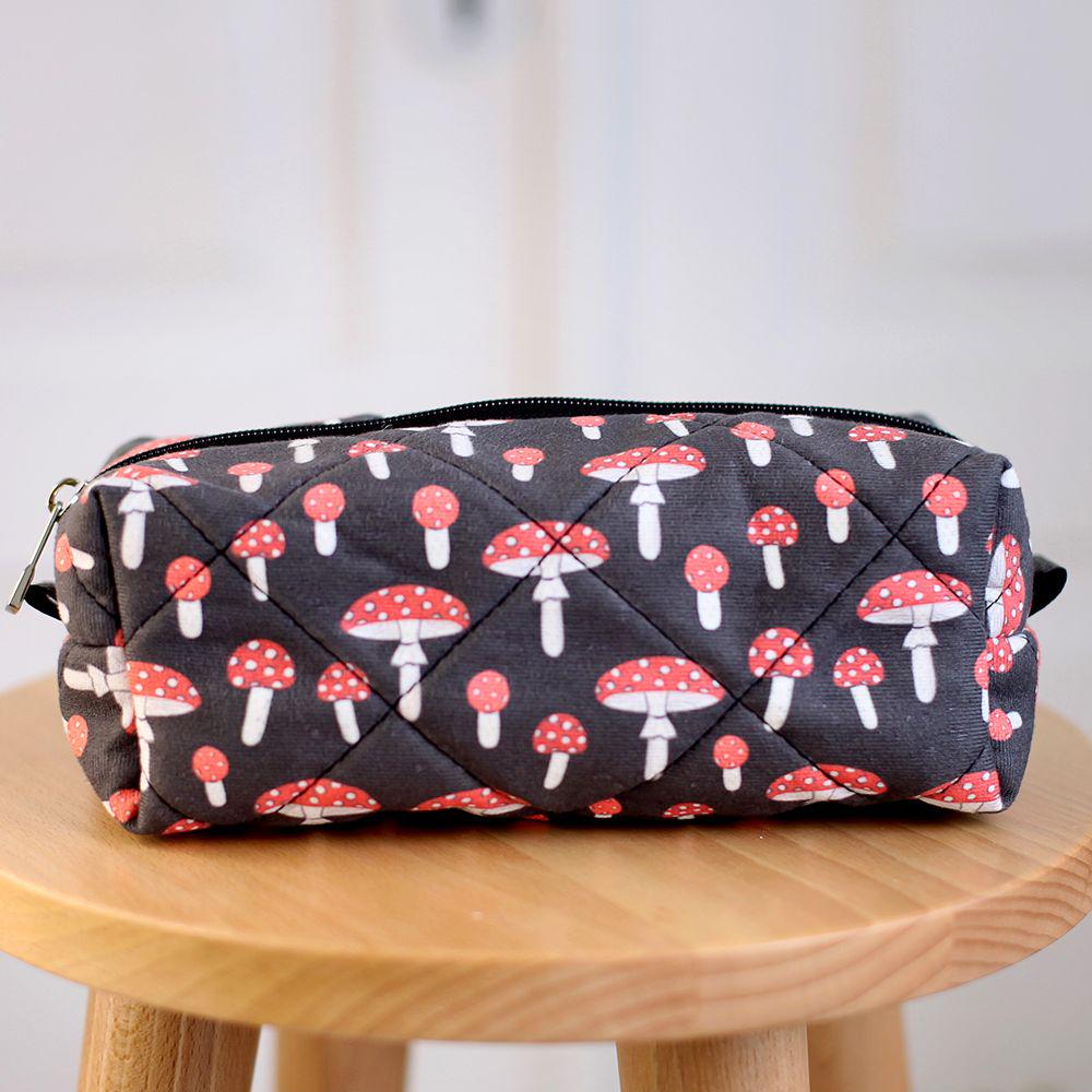 Косметичка Pusheen Мухомори (sp7-679928435) Косметичка Pusheen Мухомори (sp7-679928435)