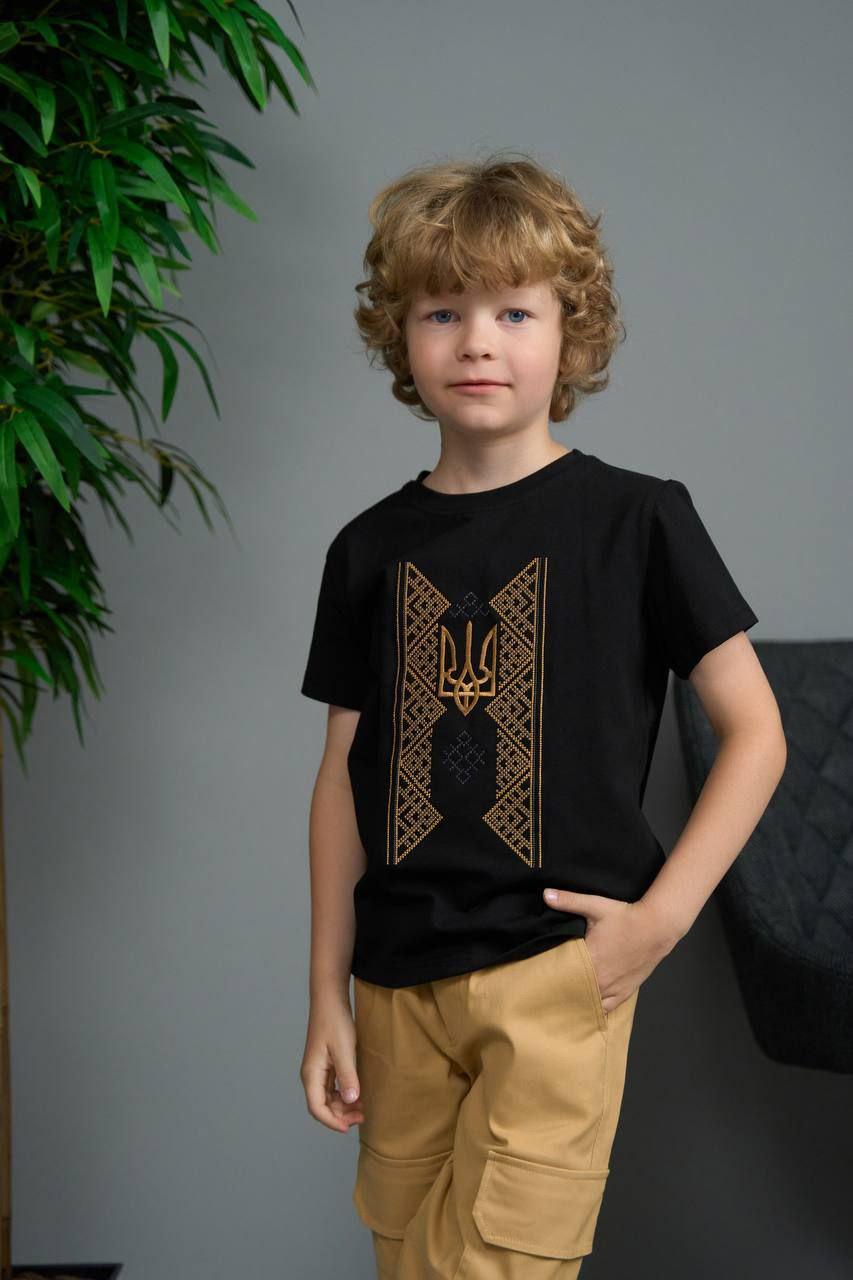 Футболка для мальчика STAY вышивка Герб 152 см Черный (А774)