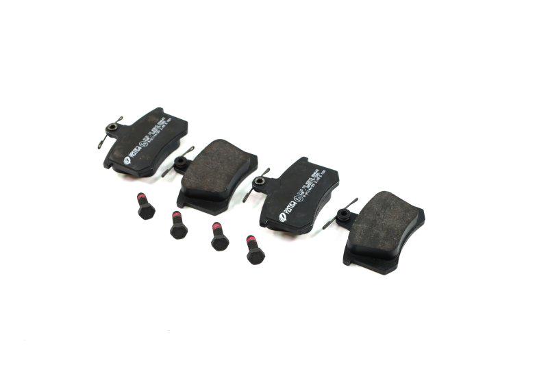 Тормозные колодки дисковые REMSA для Audi 100 4444QC34AC4 задние (0135.20)