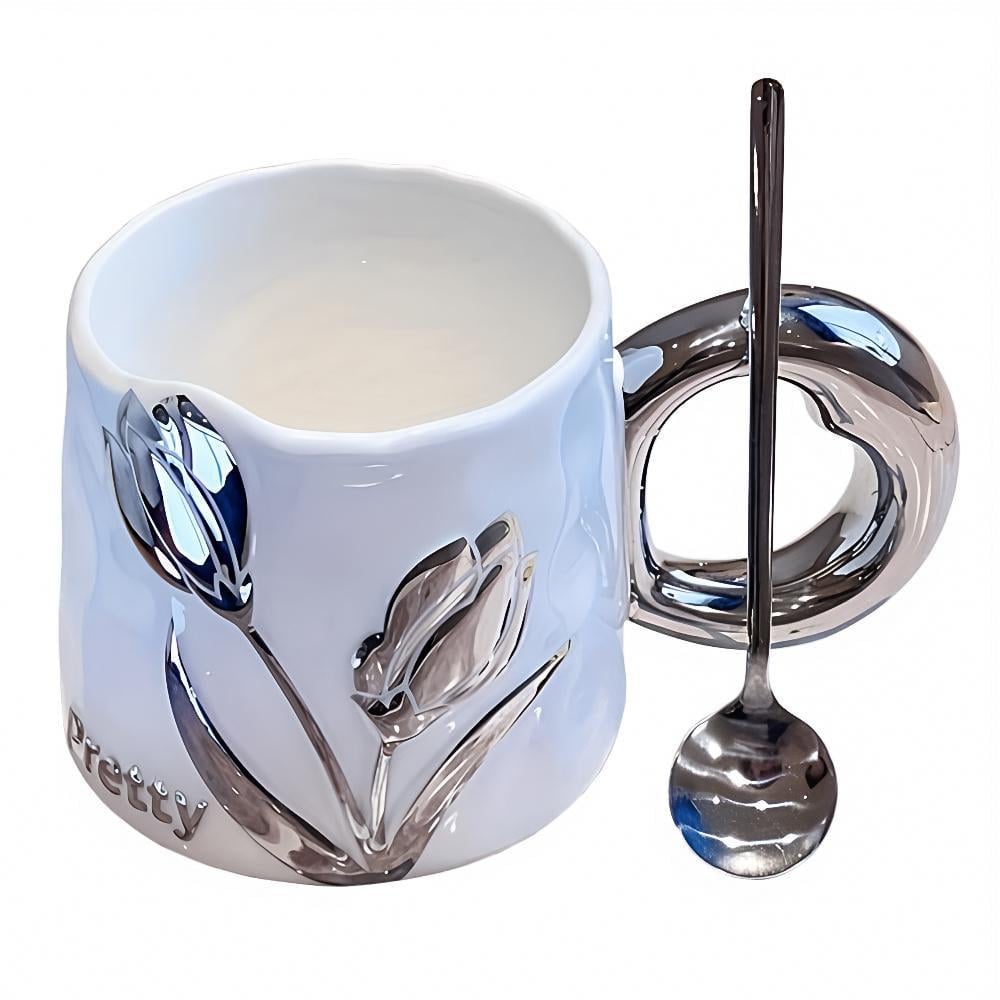 Кружка дизайнерская Прикосновение сердца с ложкой ручка-сердце глянцевая керамика стильный подарок жене 430 мл Белый