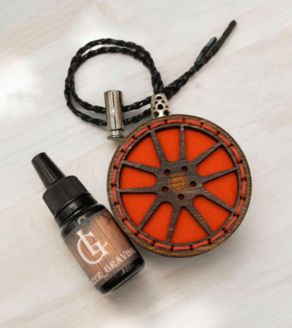 Ароматизатор для авто многоразовый в виде колеса из дерева/войлока и аромапарфюм 10 мл (97) - фото 2