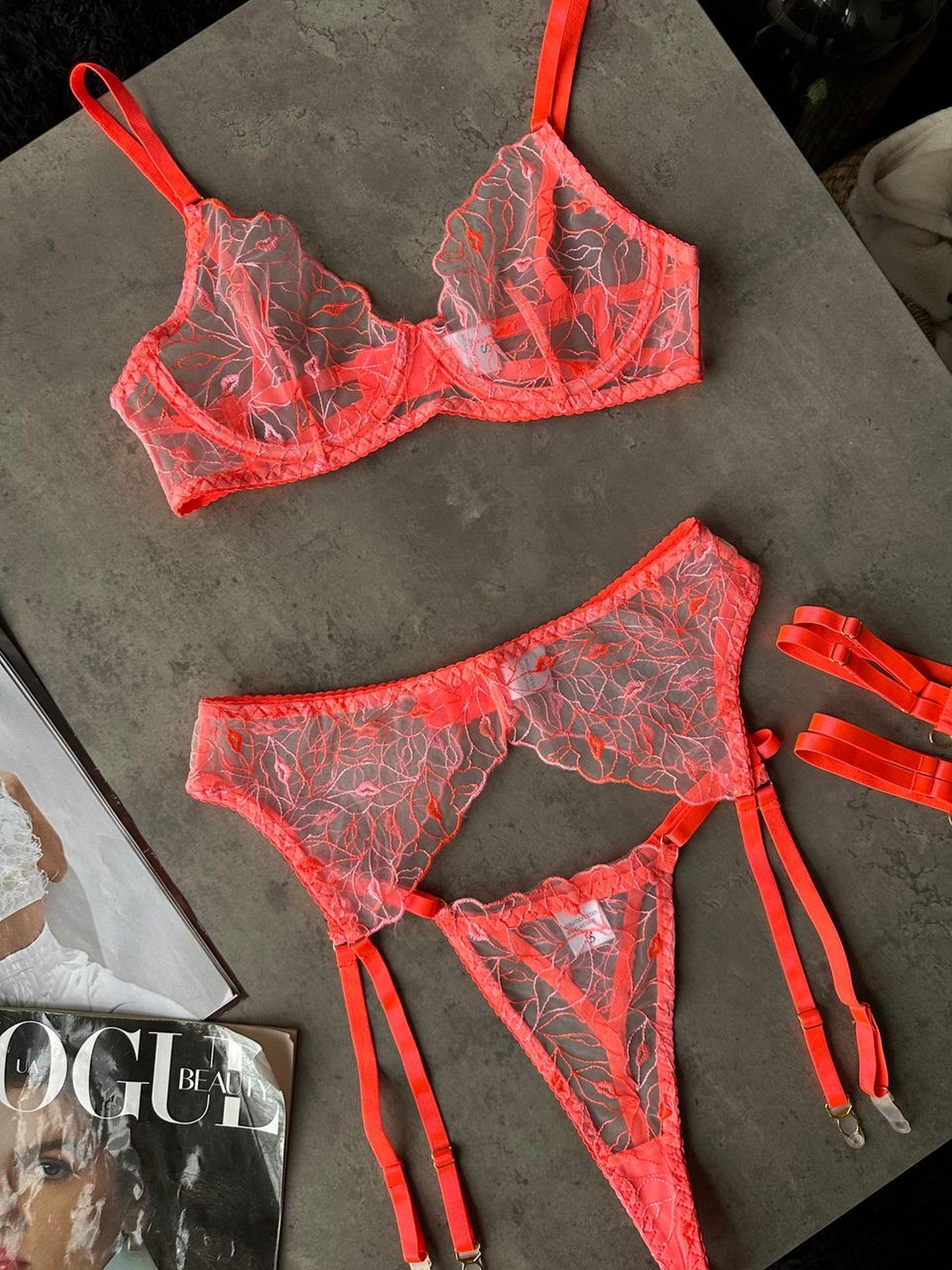 Комплект жіночої білизни Nova Vega бюстгальтери/трусики/пояс/гартери L р. 44-46 Рожевий (103-258-1) - фото 7 Комплект жіночої білизни Nova Vega бюстгальтери/трусики/пояс/гартери L р. 44-46 Рожевий (103-258-1) - фото 7