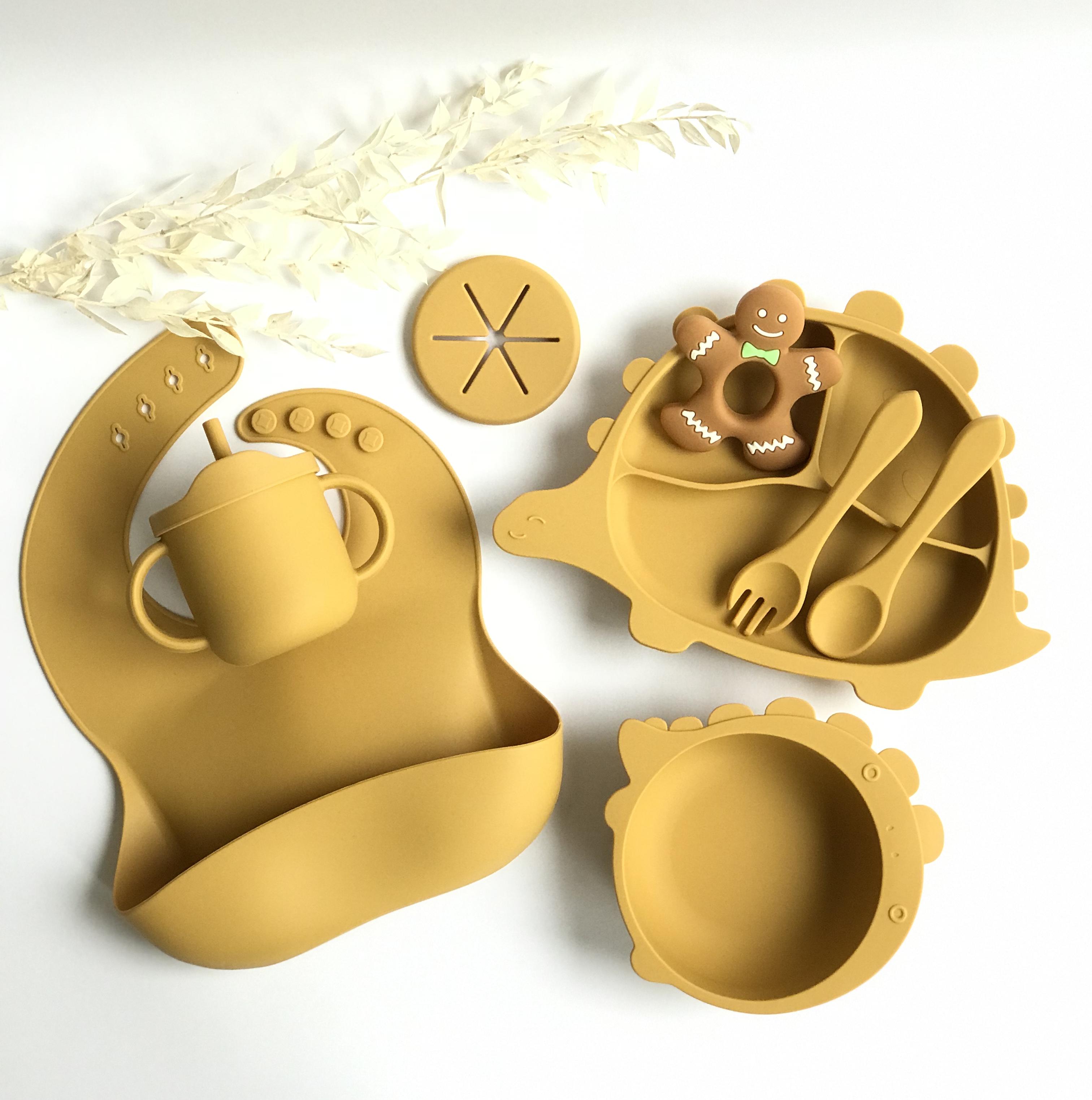 Набор посуды из пищевого силикона для кормления детей Оранжевый (1174)