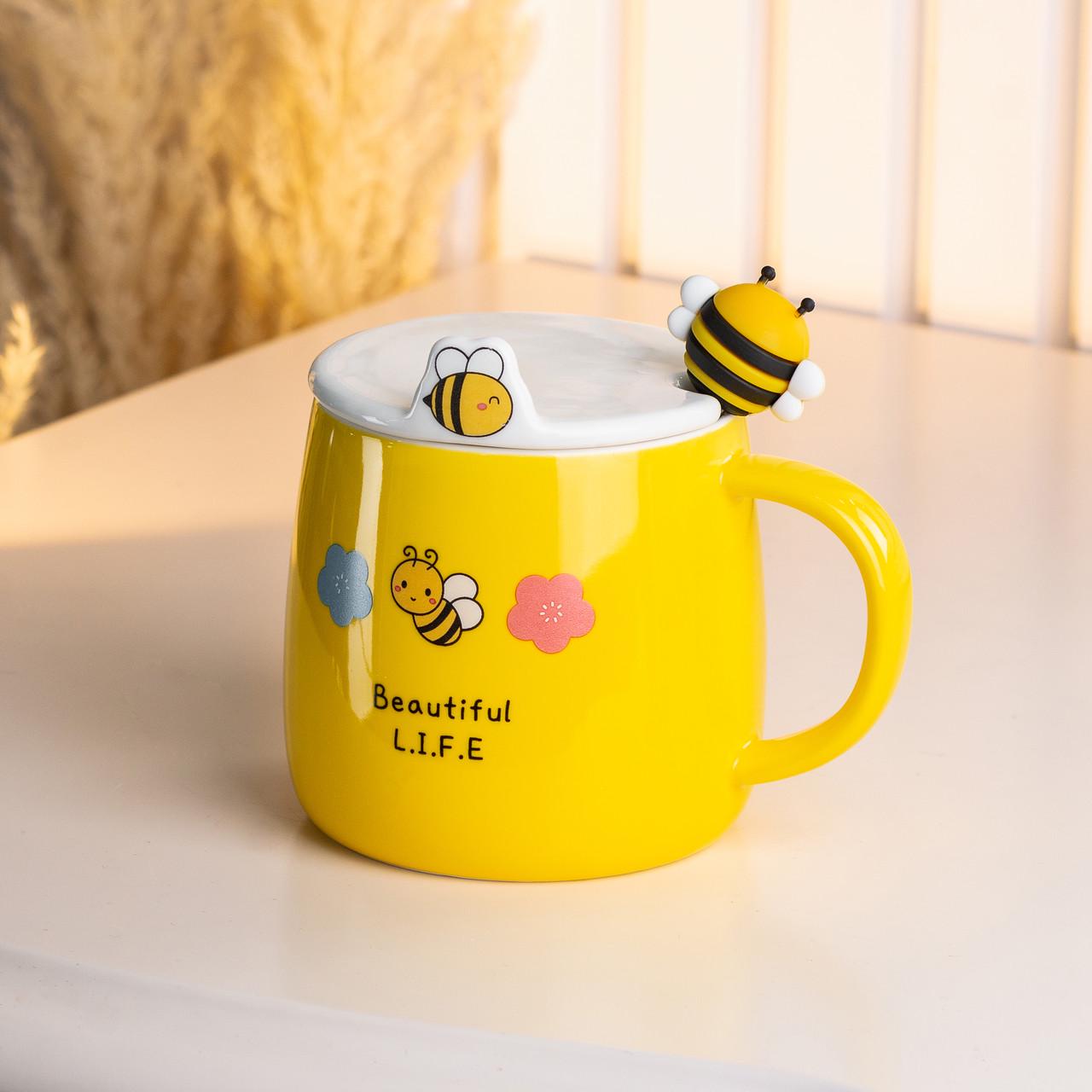 Чашка керамічна Bee beautiful life з кришкою та ложкою 450 мл (HP7199Y) - фото 3