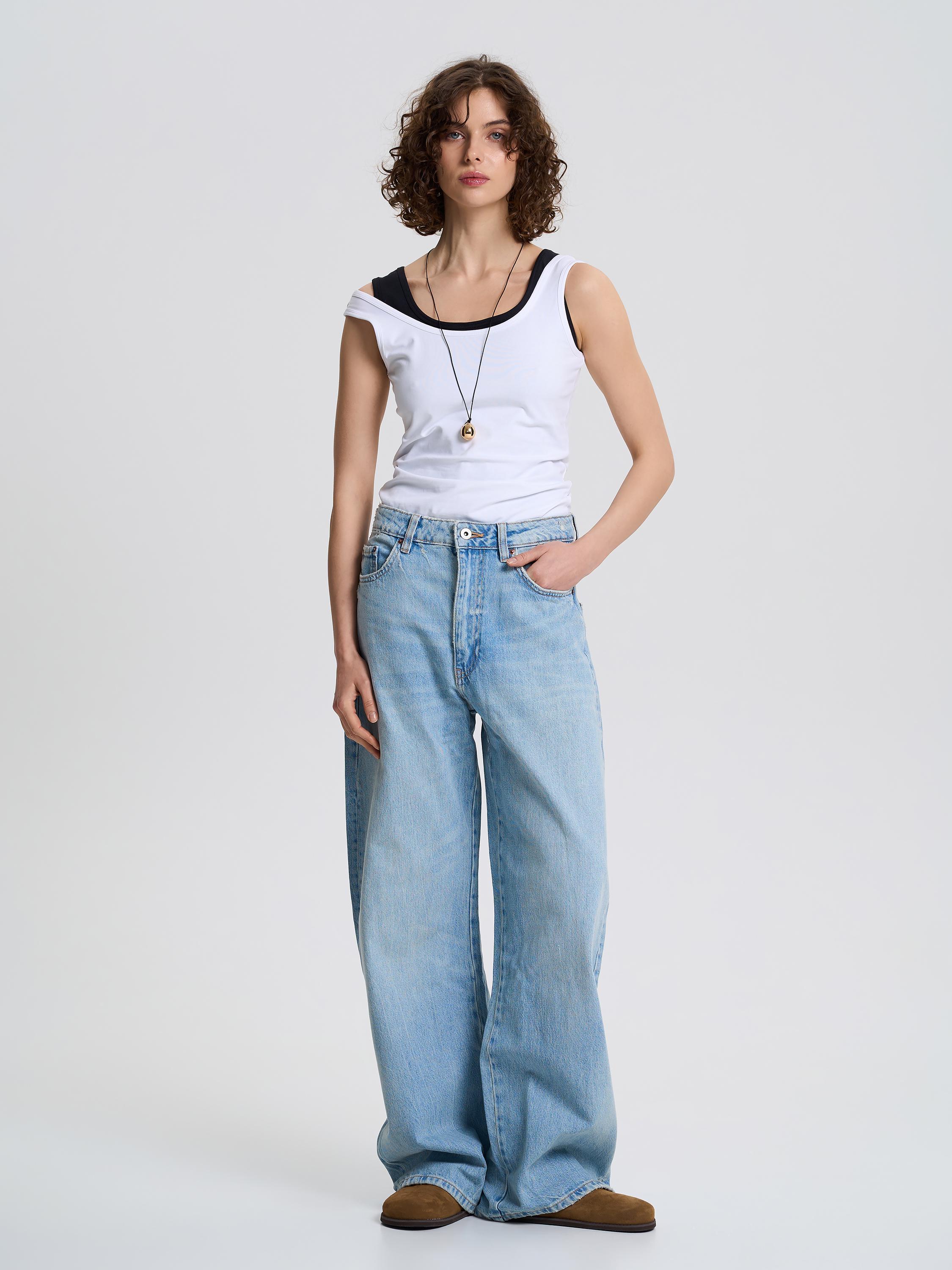 Майка жіноча на широких бретелях ROZA 200126 S Білий (4824005555497) - фото 6