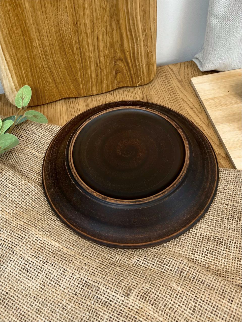 Тарілка керамічна глиняна різьблена ангоб 24 см (3001-5) - фото 7 Тарілка керамічна глиняна різьблена ангоб 24 см (3001-5) - фото 7