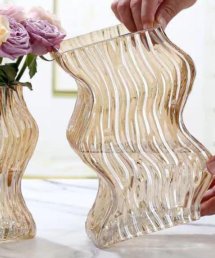 Ваза для квітів 14192 9х14,5х26,5 см Бурштинова (4704996) - фото 4 Ваза для квітів 14192 9х14,5х26,5 см Бурштинова (4704996) - фото 4