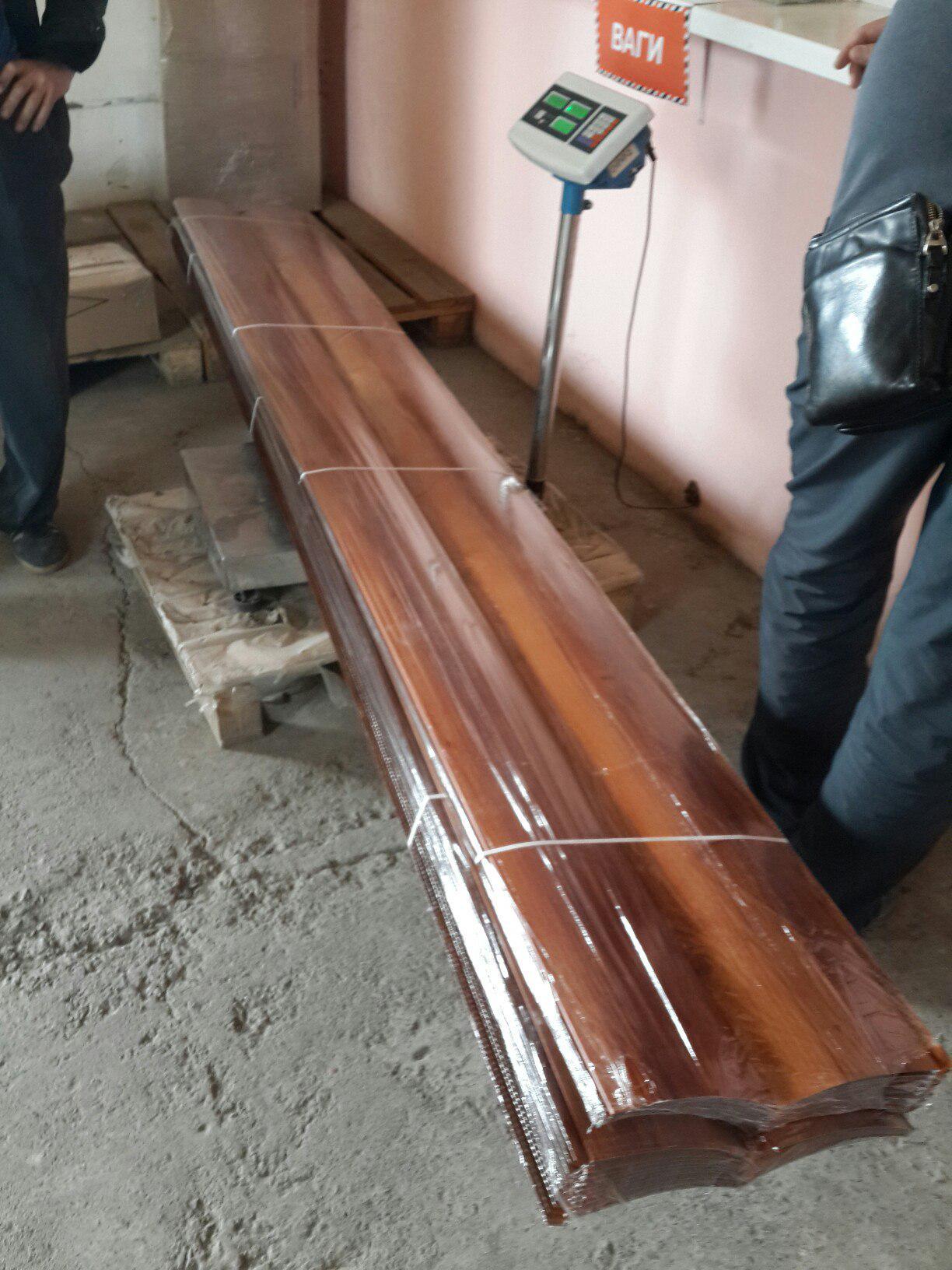 Сайдинг металлический блок-хаус 1-х сторонний 260х1000 мм глянц Темное дерево - фото 3 Сайдинг металлический блок-хаус 1-х сторонний 260х1000 мм глянц Темное дерево - фото 3