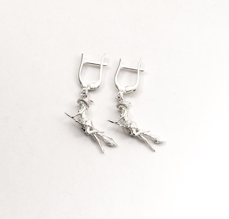 Сережки срібні Maxi Silver 9603 Відьма на мітлі (89603)