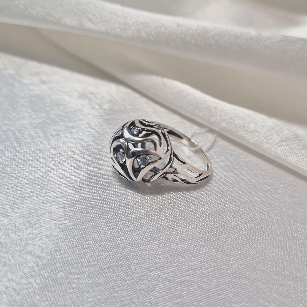 Каблучка кулька з білими каменями срібло 925 проби чорнене 4,84 г р. 18 (1771к) - фото 5 Каблучка кулька з білими каменями срібло 925 проби чорнене 4,84 г р. 18 (1771к) - фото 5