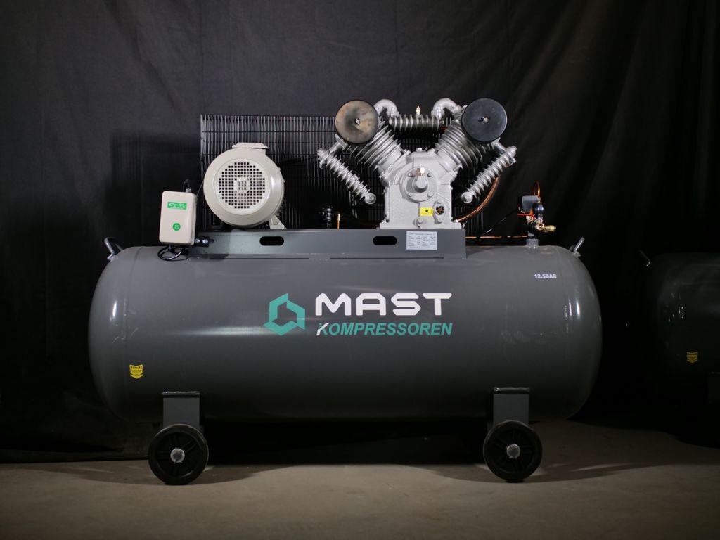 Поршневий компресор Mast 2105/500L 400V 12,5 BAR 7,5 кВт (2105/500L 400V 12.5BAR) - фото 2