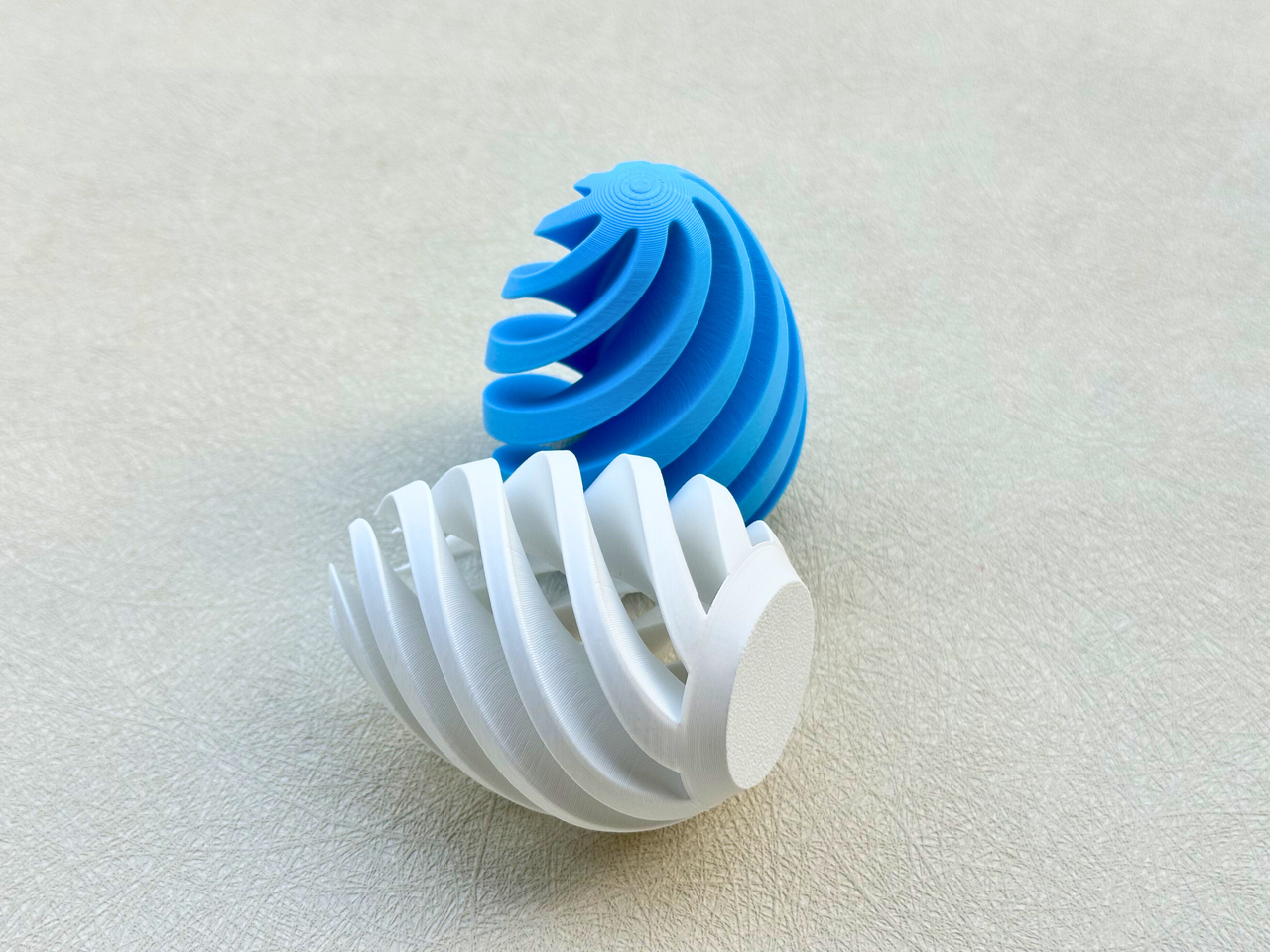 Антистресс-игрушка Спиральное невозможное яйцо 3D-печать 7 см