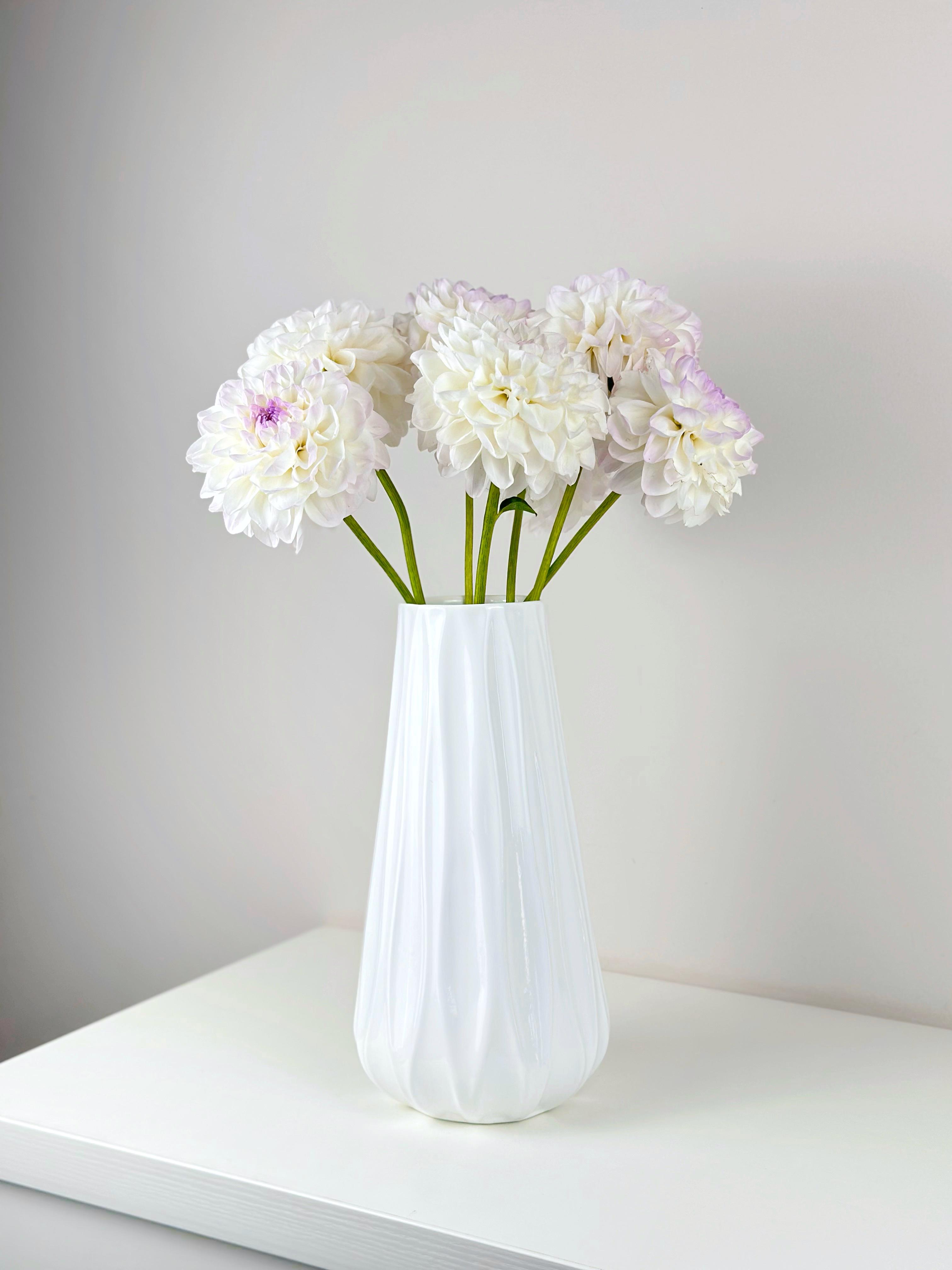 Ваза для цветов и декора Молочная капля 29 см Белый (14001-18)