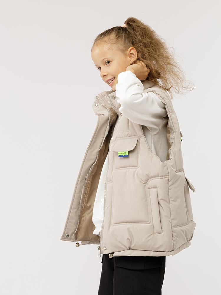 Жилет для девочки утепленный 134 см Молочный (SKT000914686)