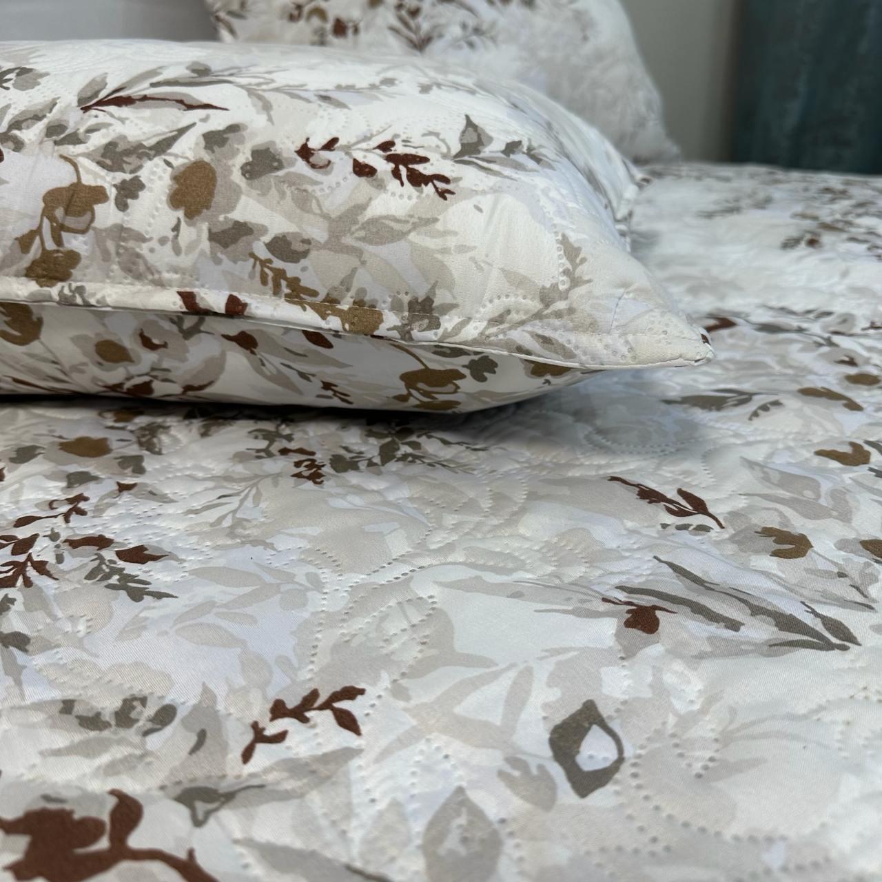 Набор покрывало стеганое 200x230 см/2 наволочки 50x70 см с цветочным рисунком Бежевый (PS-1-3) - фото 2