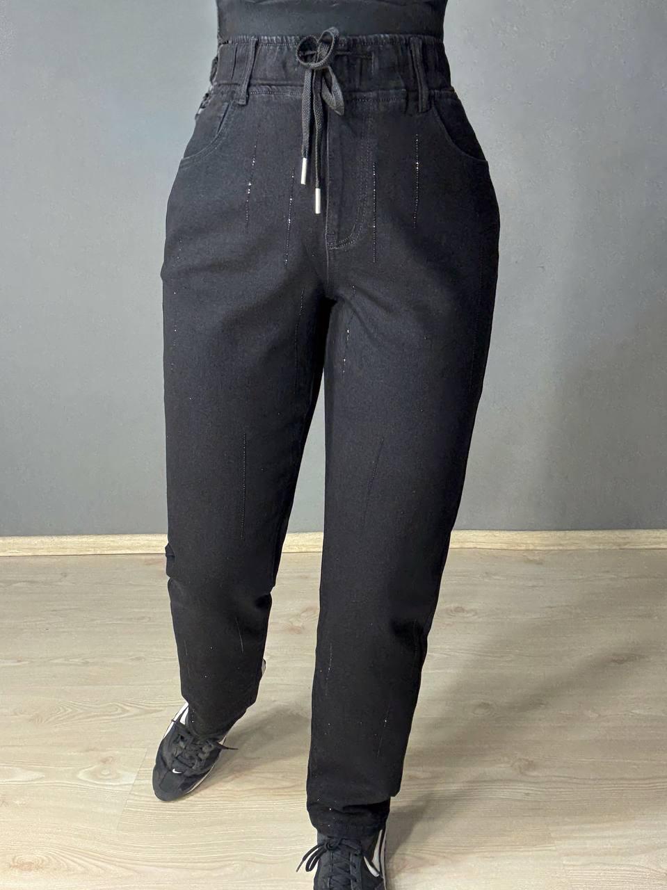 Джинсы женские Ladyn 836 MOM на резинке рассыпь камней большие размеры р. 42 Черный (5118) - фото 9 Джинсы женские Ladyn 836 MOM на резинке рассыпь камней большие размеры р. 42 Черный (5118) - фото 9