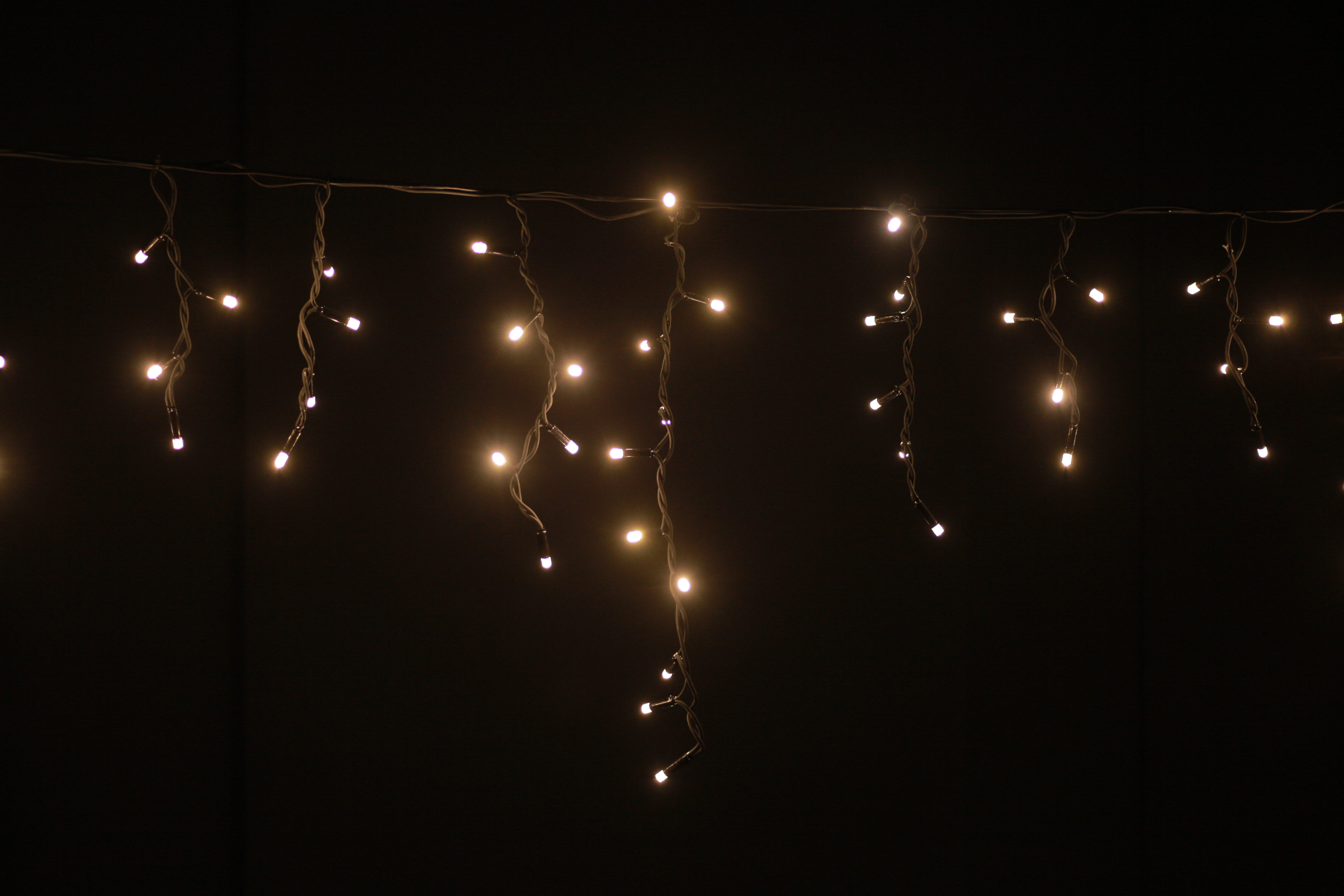 Гірлянда вулична Lumion бахрома 90led 230v 2x0,5m колір білий теплий / чорний ip44 EN