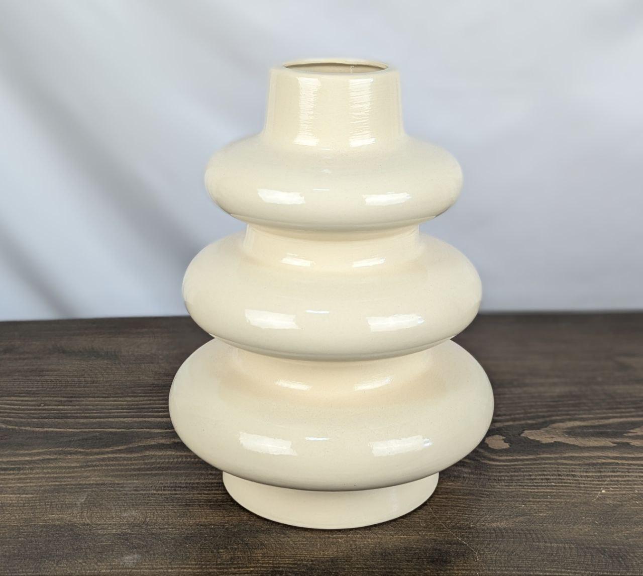 Ваза Nana Ceramics Либерти глянец 26 см Бежевый